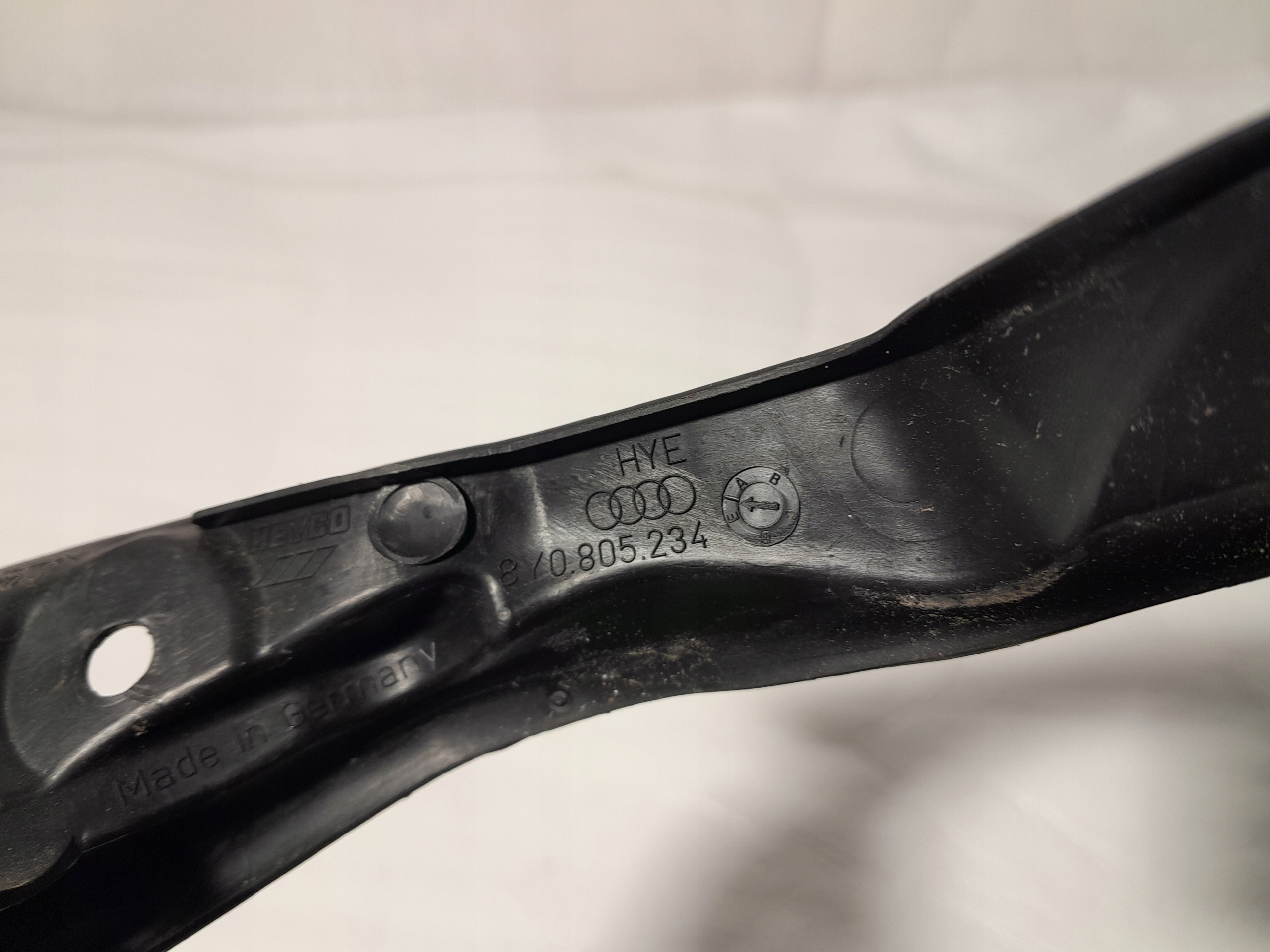 AUDI A3 S3 8Y moulding under the window right 8Y0805234