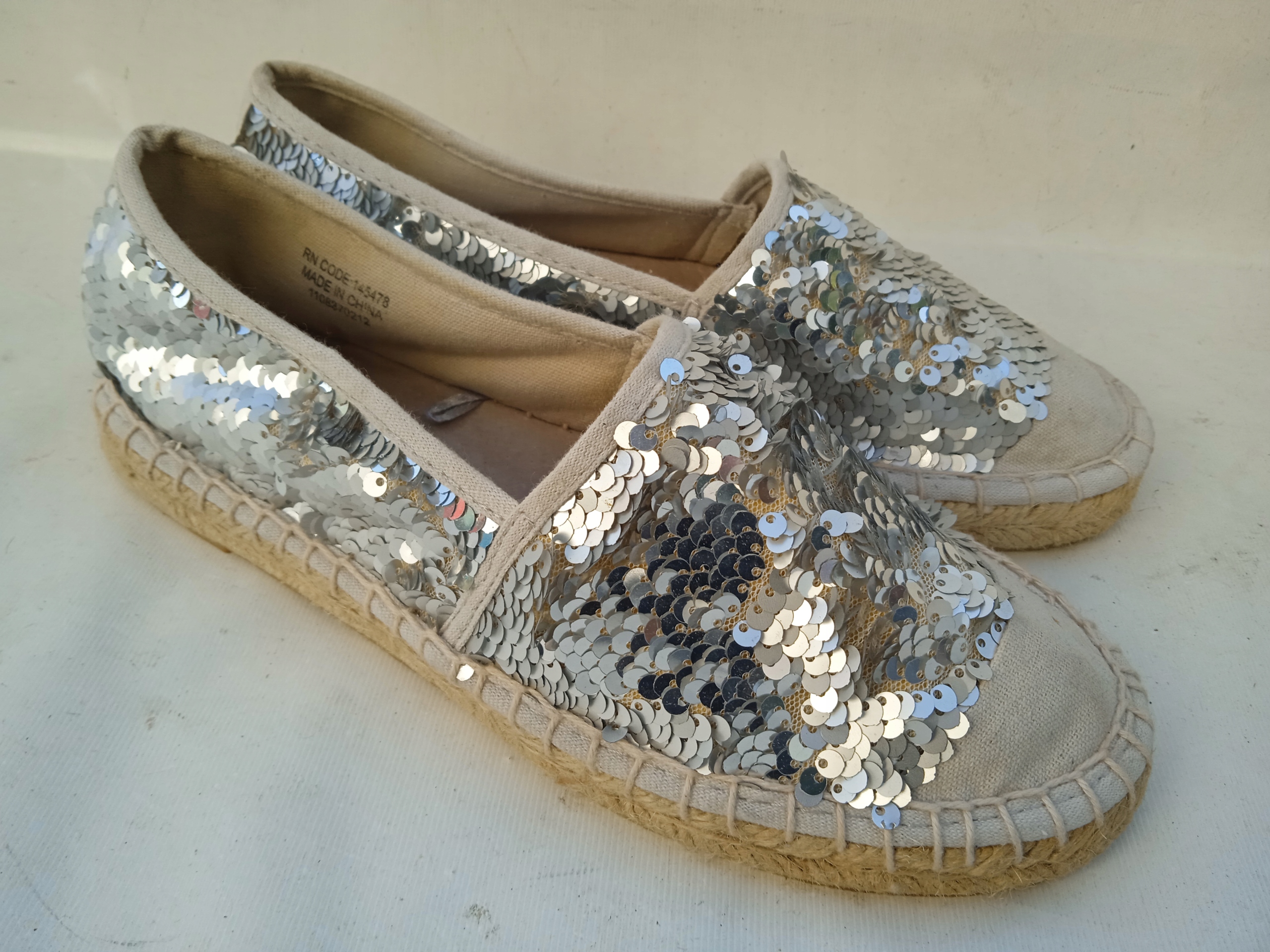 36 ATMOSPHERE SREBRNE ESPADRYLE Z CEKINAMI WSUWKI DAMSKIE Marka Atmosphere