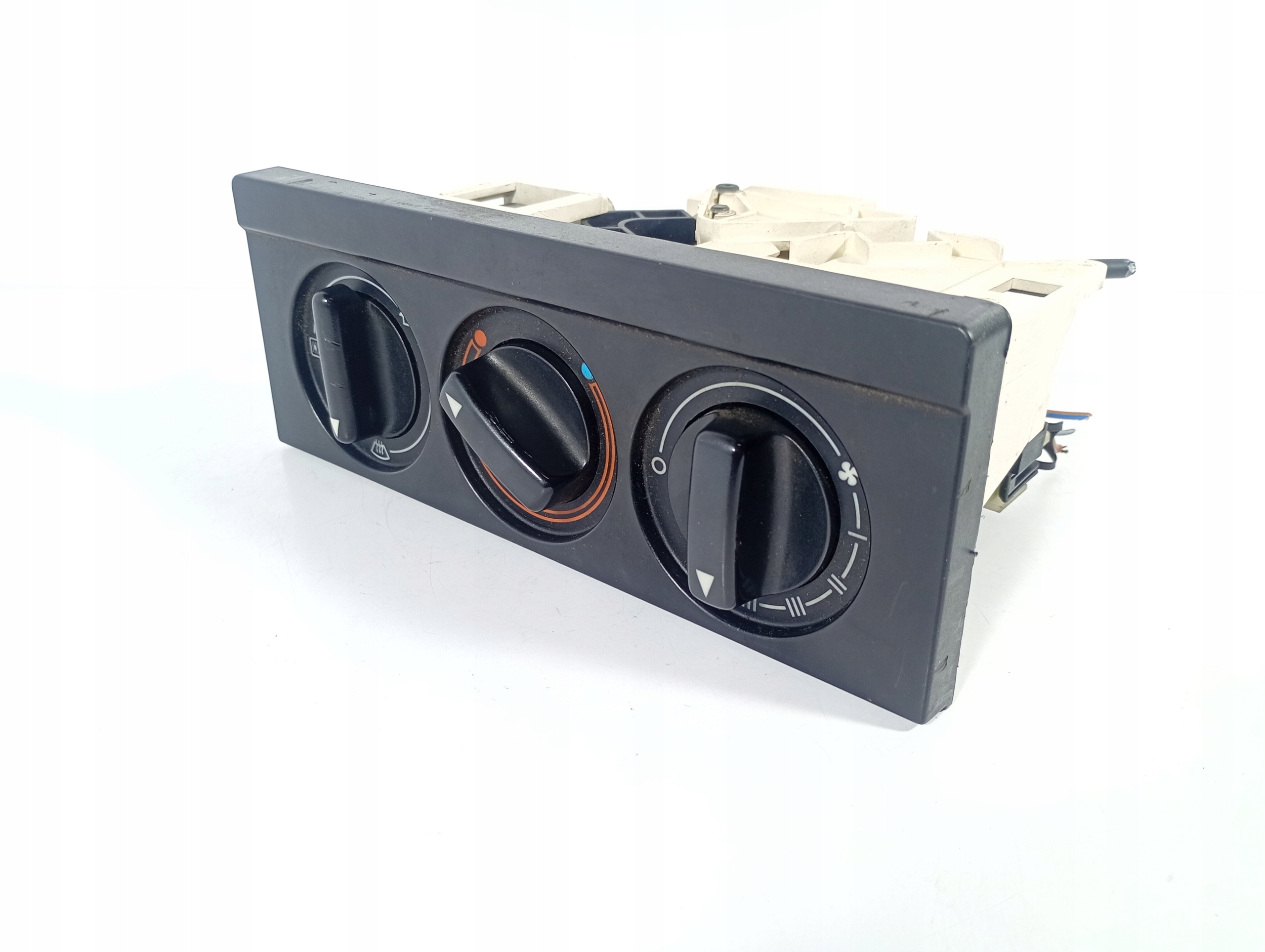 Audi A80 B4 A 80 91-96 PANEL REGULACJA OGRZEWANIA BOCCHETTE 893819073B