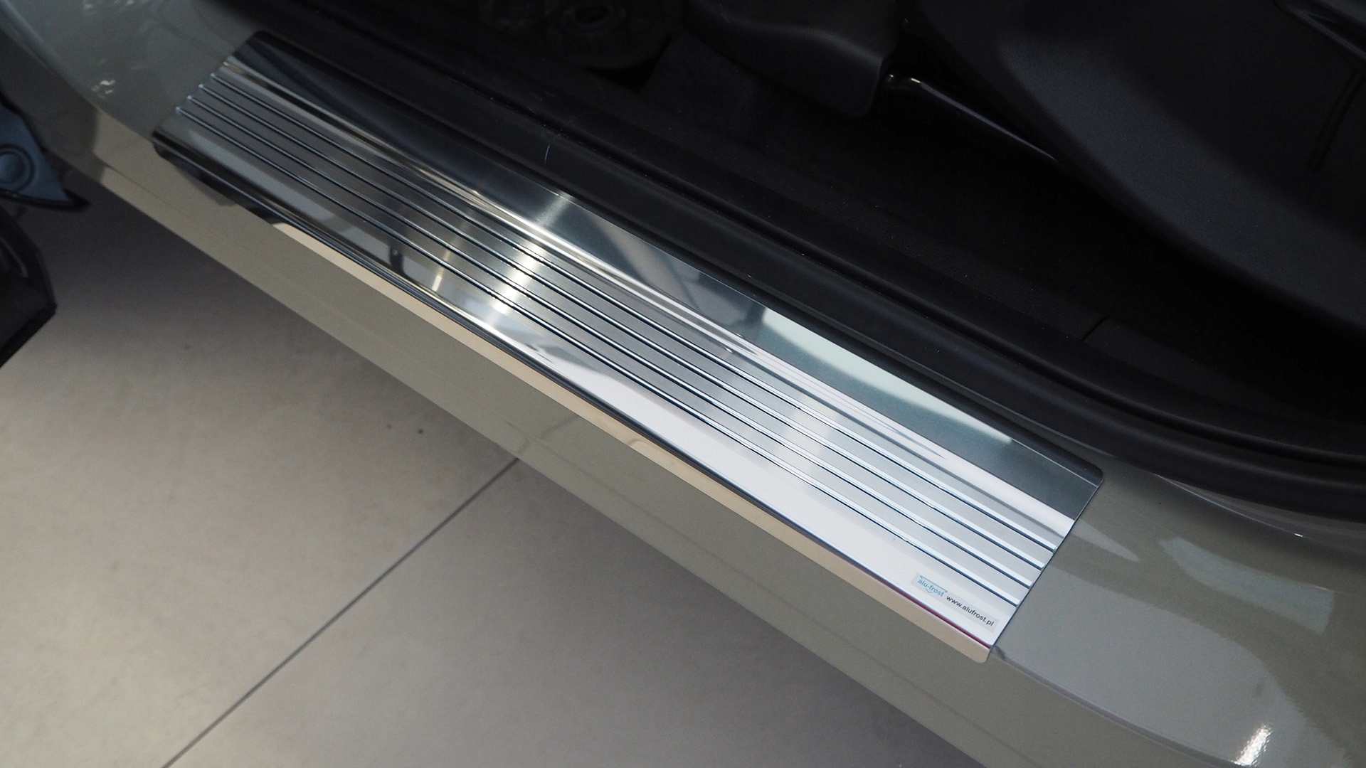 TOYOTA YARIS III HATCHBACK (5D) 2011-2019 NAKŁADKI LISTWY PROGOWE PROGI Producent Alu-frost