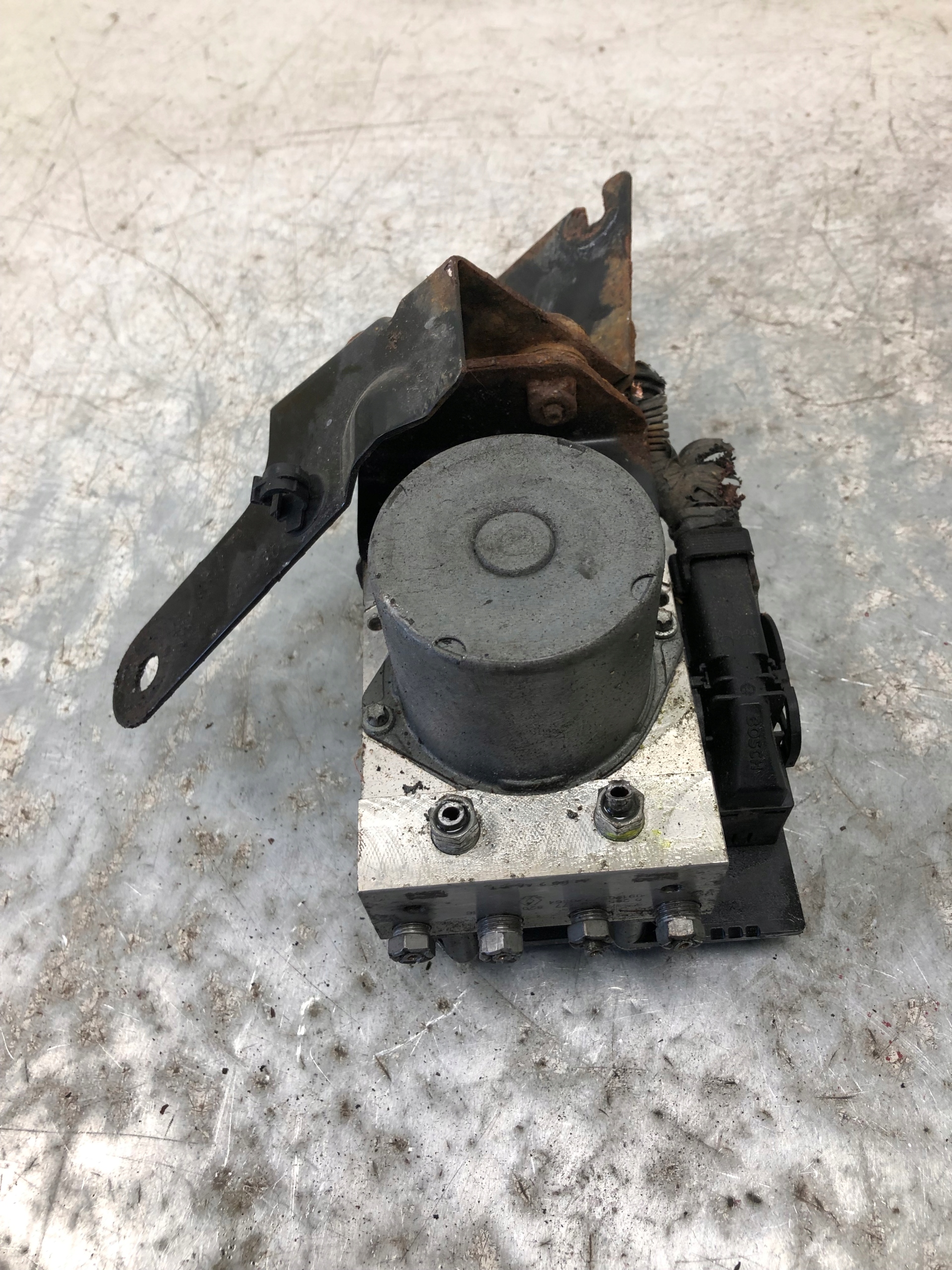 Pompe ABS RENAULT TWINGO II 8201037016