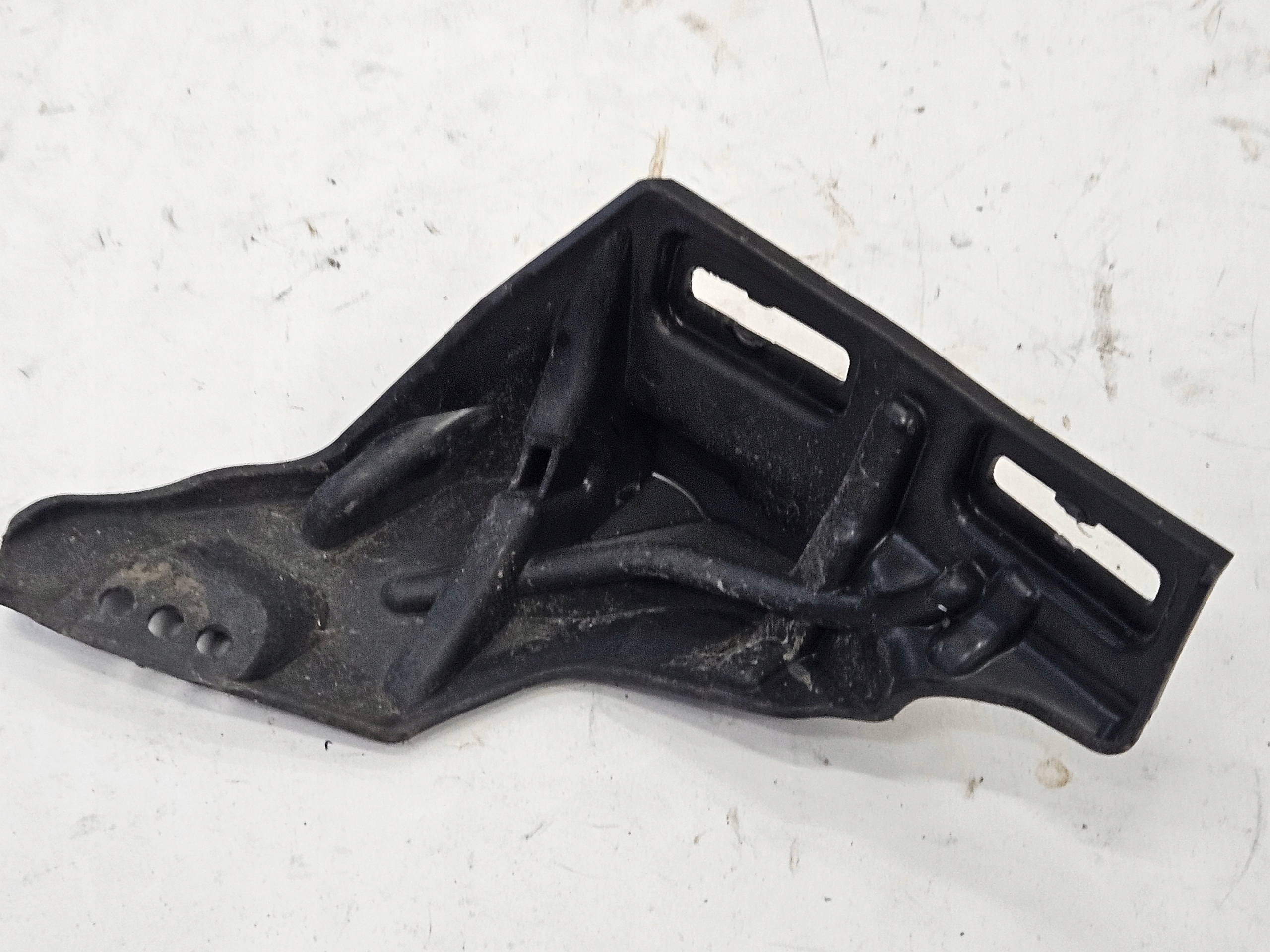 OPEL CORSA F WSPORNIK BŁOTNIKA PRAWY 9823212980