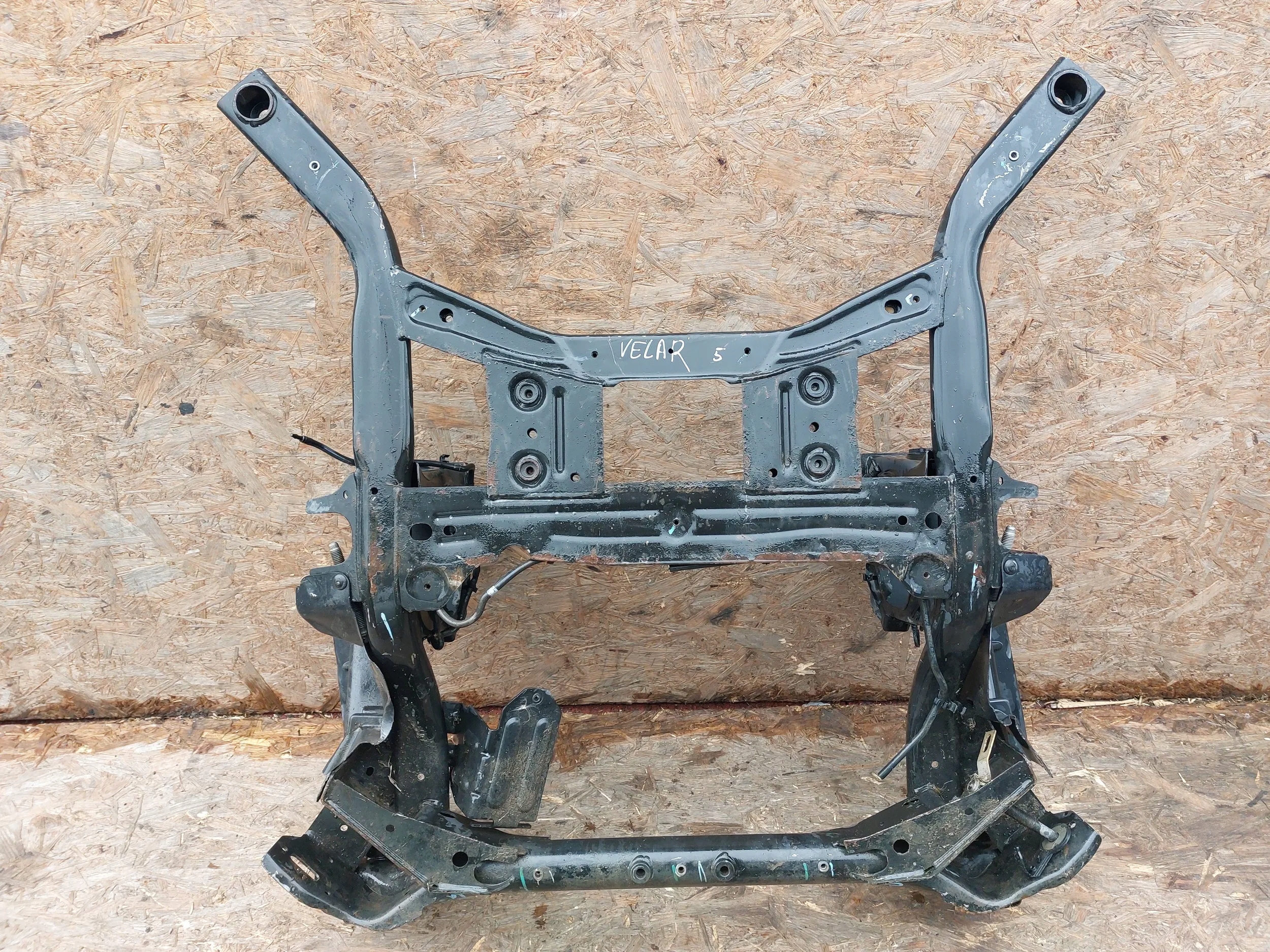 axle beam axle beam subframe Range Rover Velar
