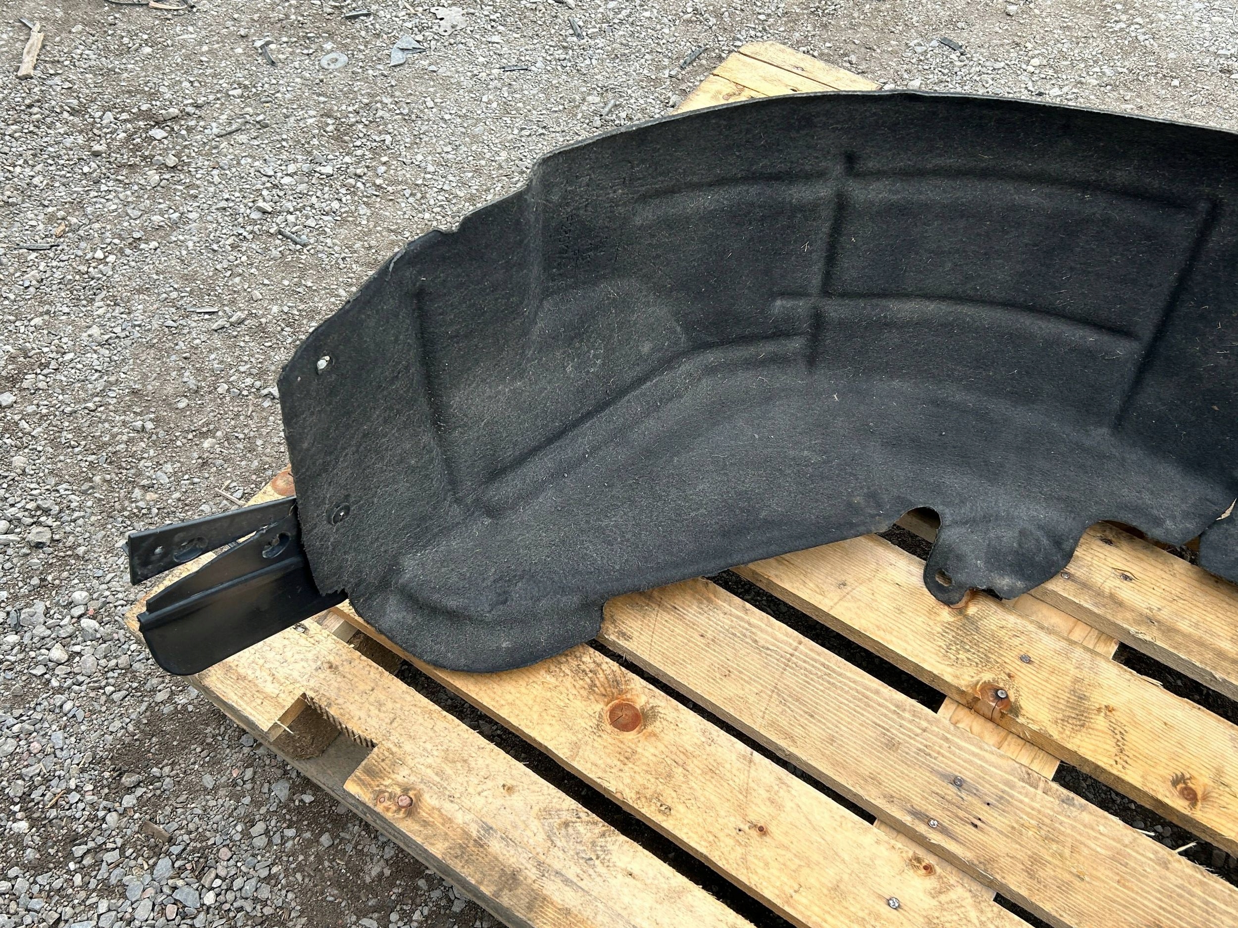 mudguard rear part rear. left Lincoln Continental 2017r