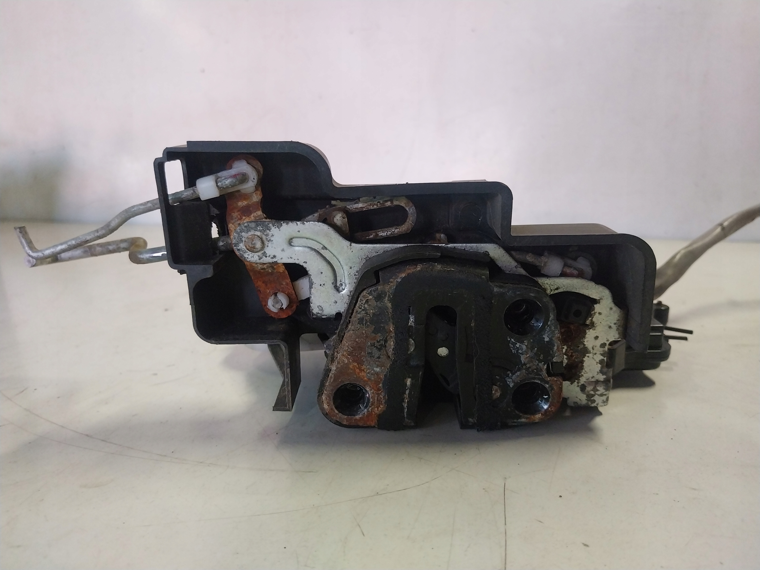 lock door right front KIA Carnival II 2005-2014 Uzywany