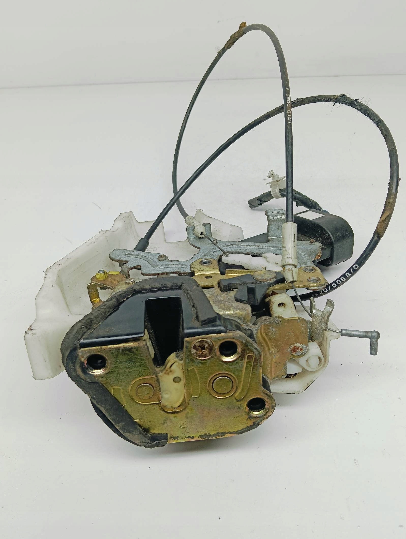 lock door left rear part 4 Pin ISUZU AXIOM 99r