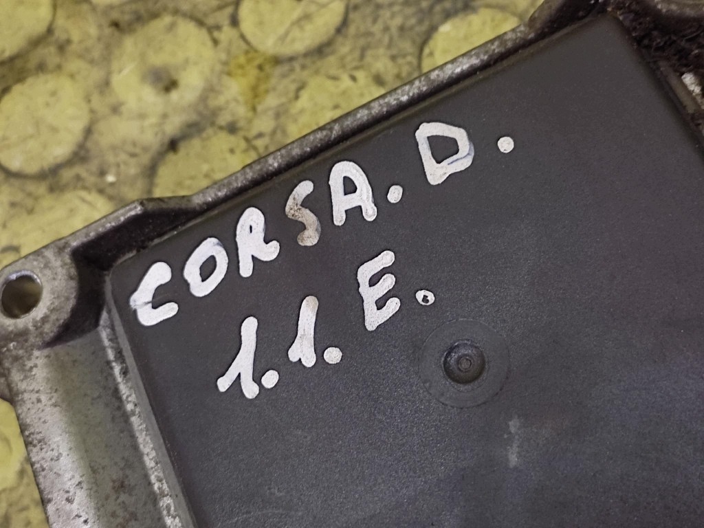 OPEL CORSA D unité de commande électronique uce moteur 0261208939