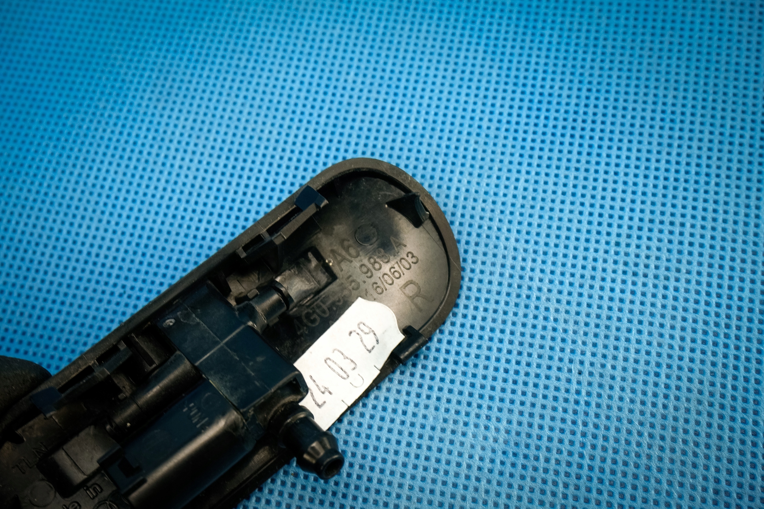 Spryskiwacze maski Audi A6 4G 4G0955987A 4G0955988A Typ samochodu Samochody osobowe