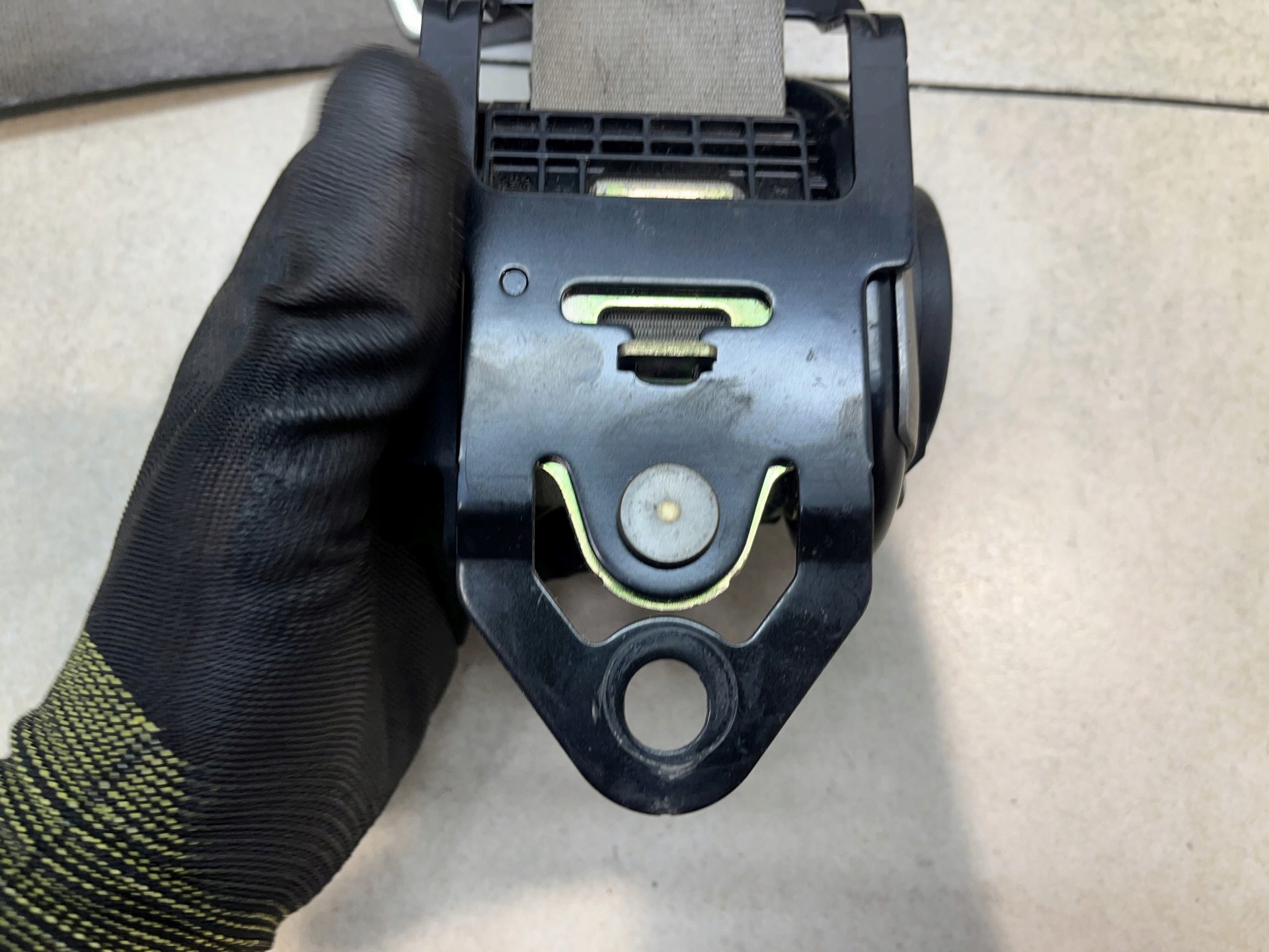 tension belt BEPIECZENSTWA left front HYUNDAI SONATA IV V6 3.3 511652600A