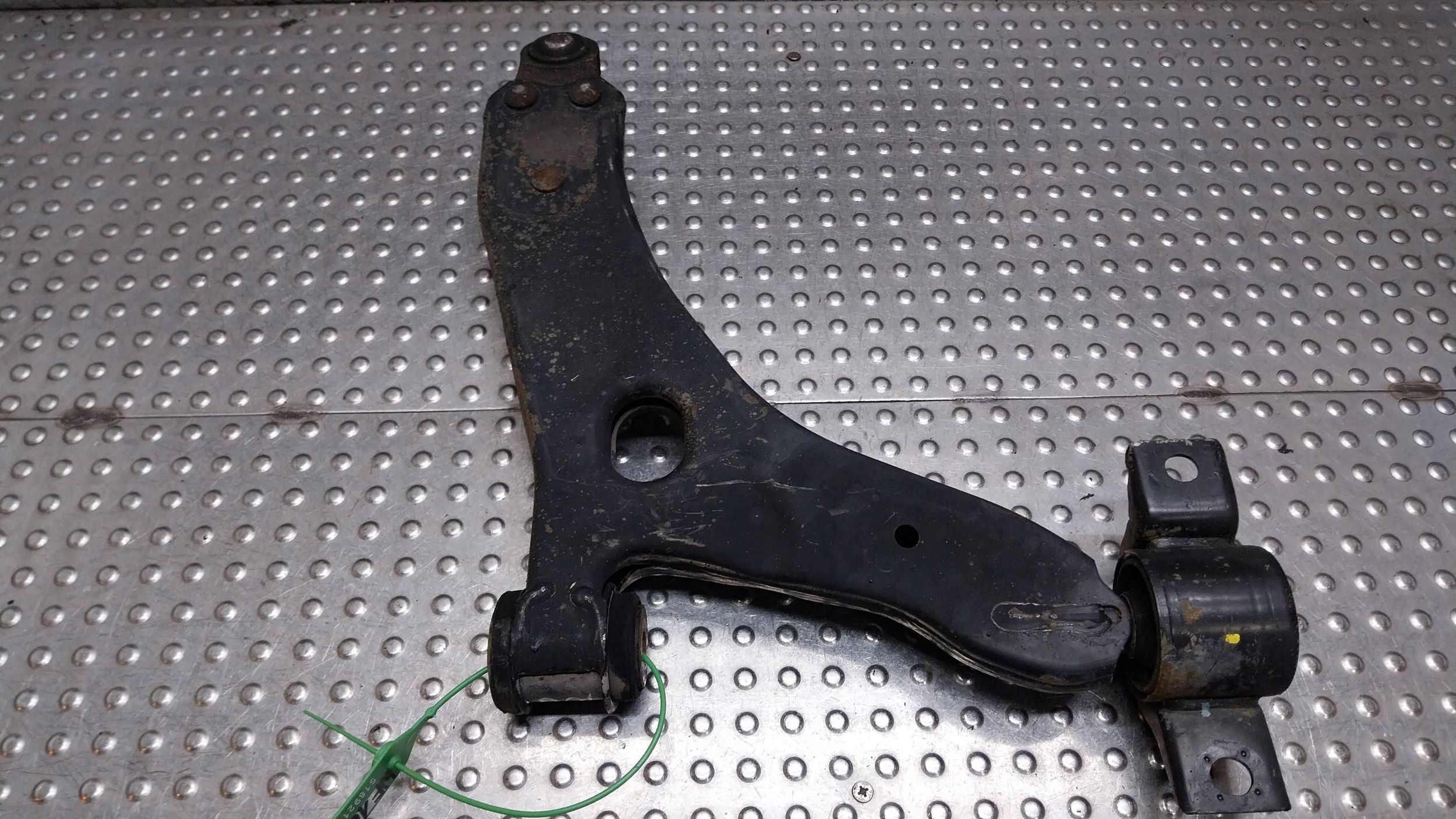 arm left front 98AG-3051-AK FORD FOCUS MK1