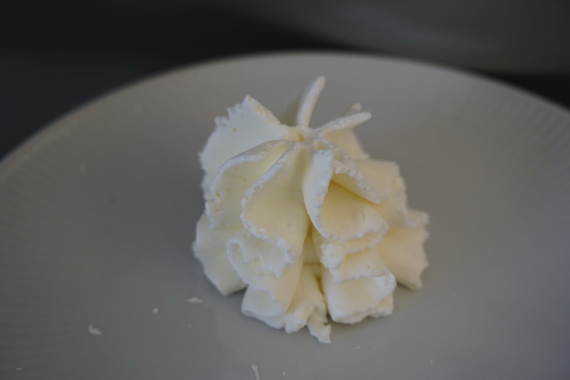 Autamat Maszyna Ubijaczka Śmietaniarka Sanomat Euro Plus 5L a-73 Napięcie 230 V