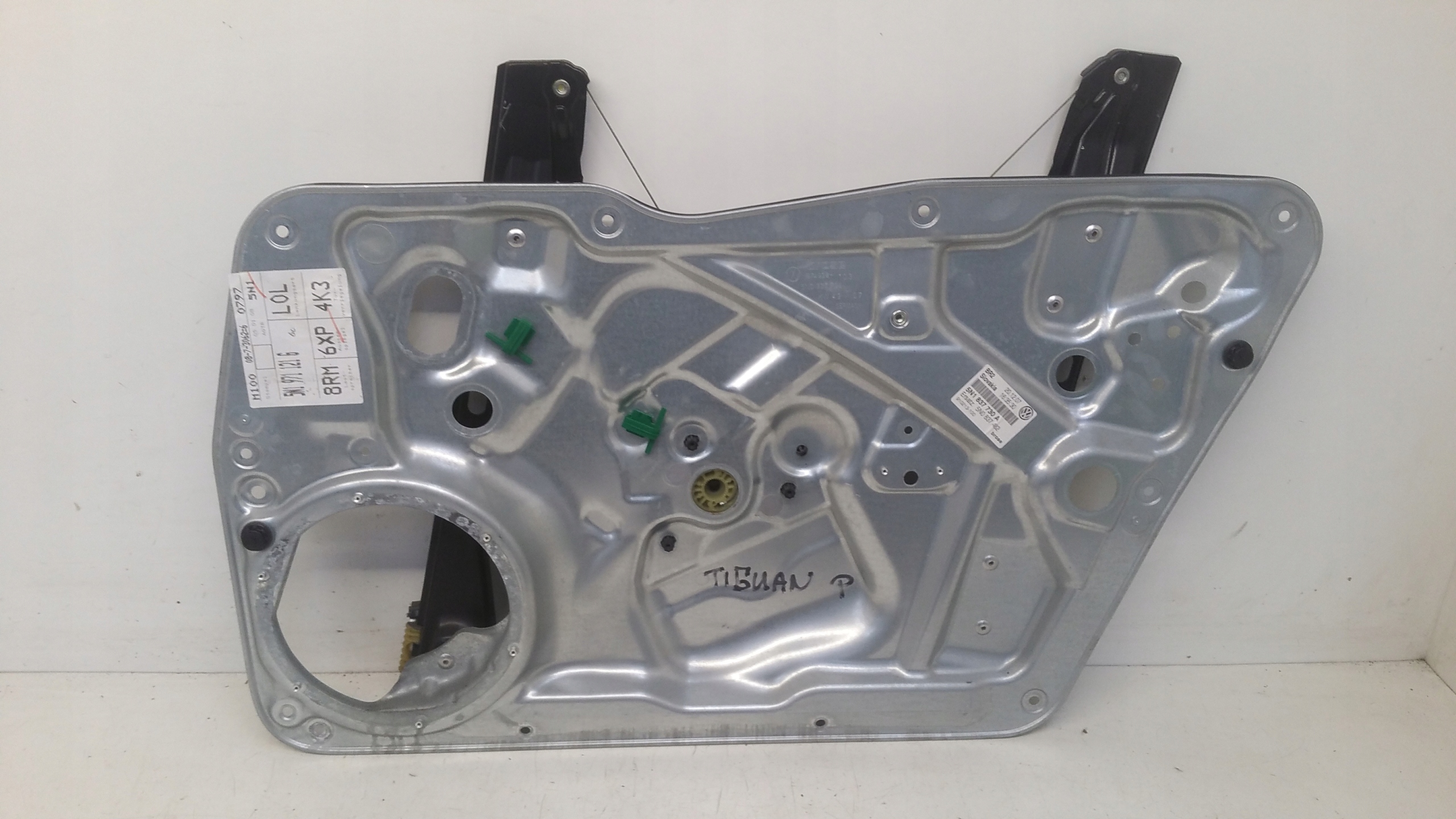 window regulator right front 5N1837730A VW Tiguan