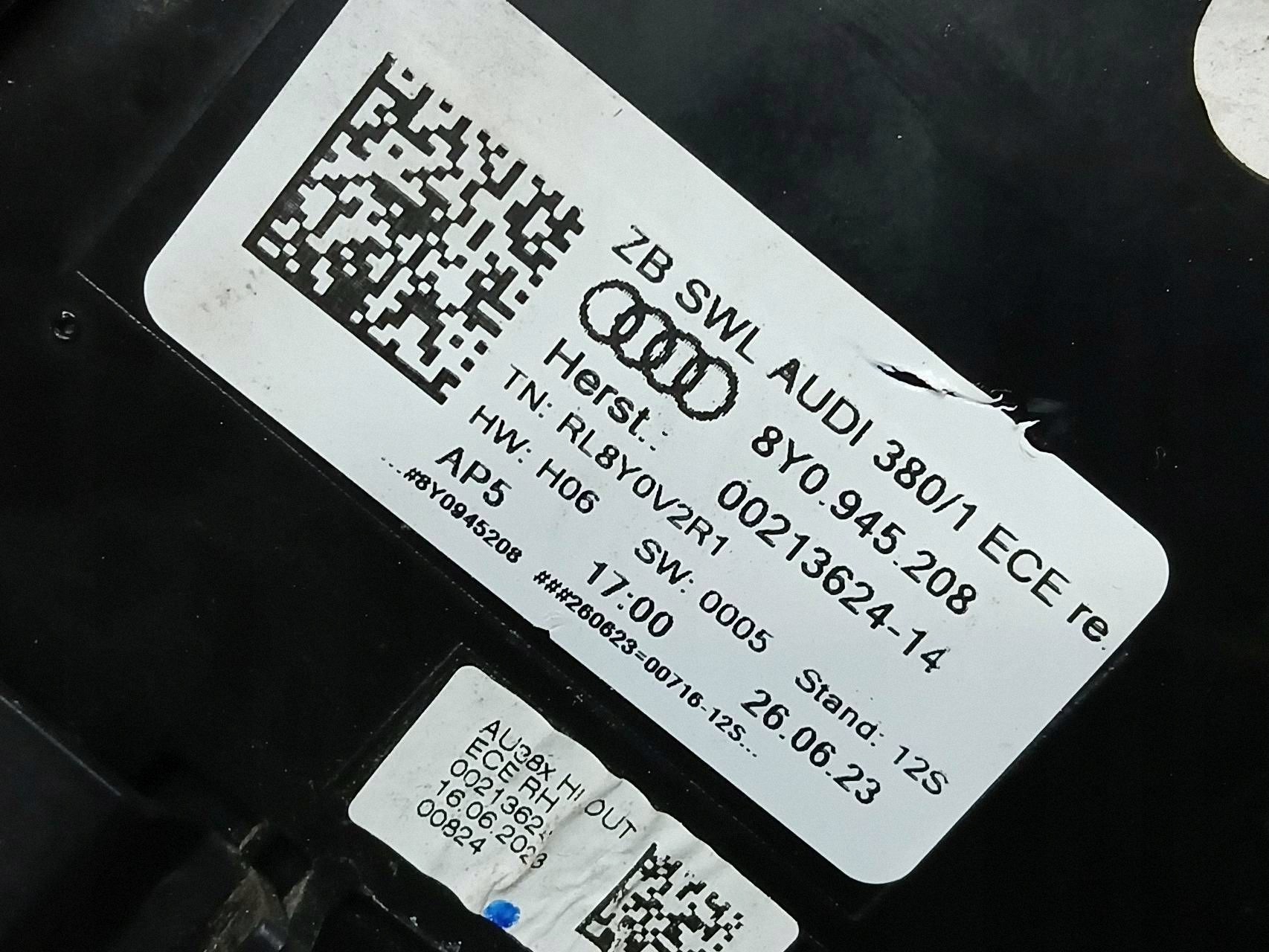 light lights rear part right AUDI A3 8Y HB LED 8Y0945208 8Y0945308