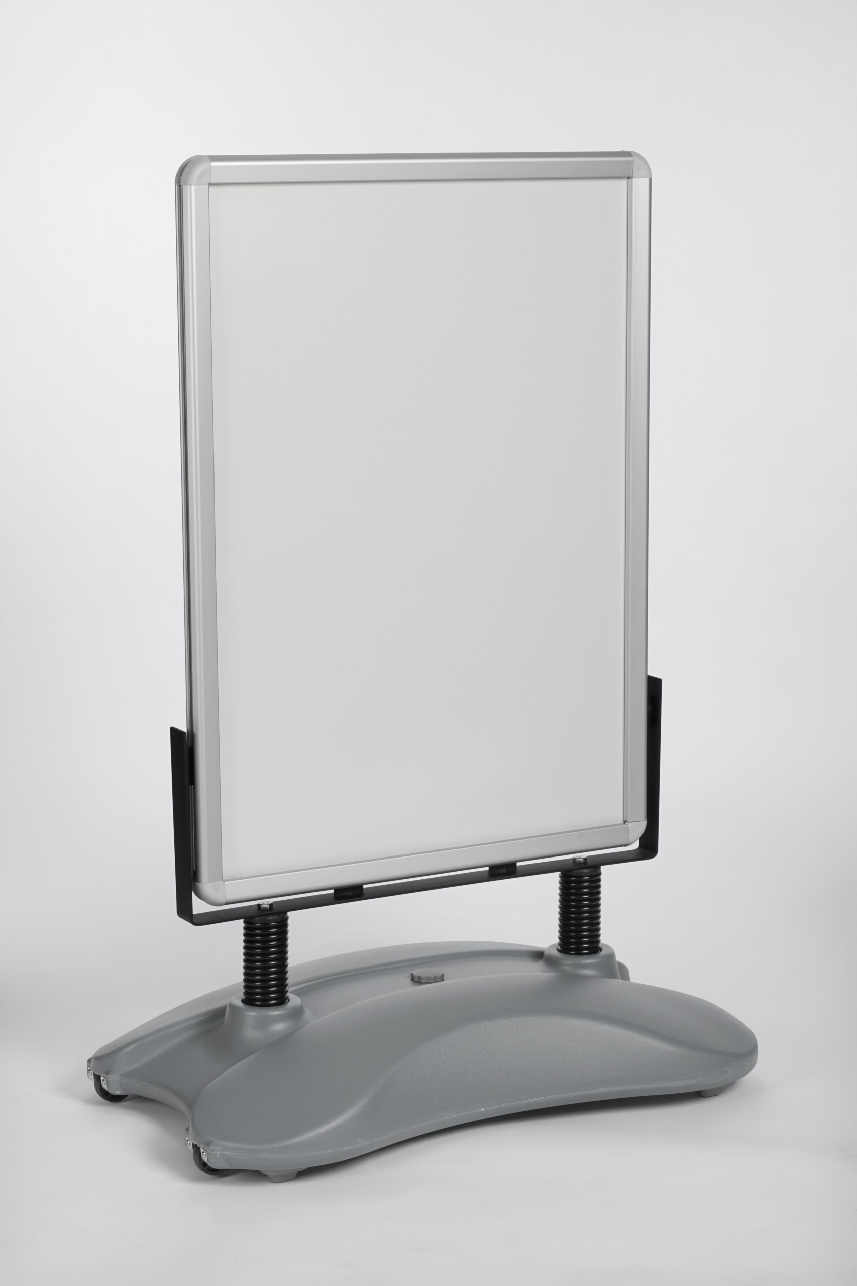 POTYKACZ REKLAMOWY B2 2STR. PODSTAWA NA WODĘ + FOLIA ANTYREF. PROFIL 33MM Marka inny