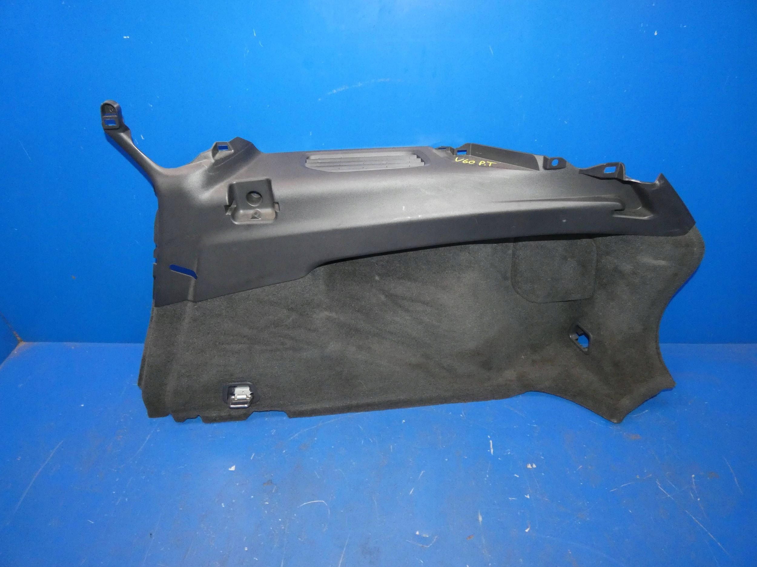 VOLVO V60 and boot upholstery right rear part upholstery rear