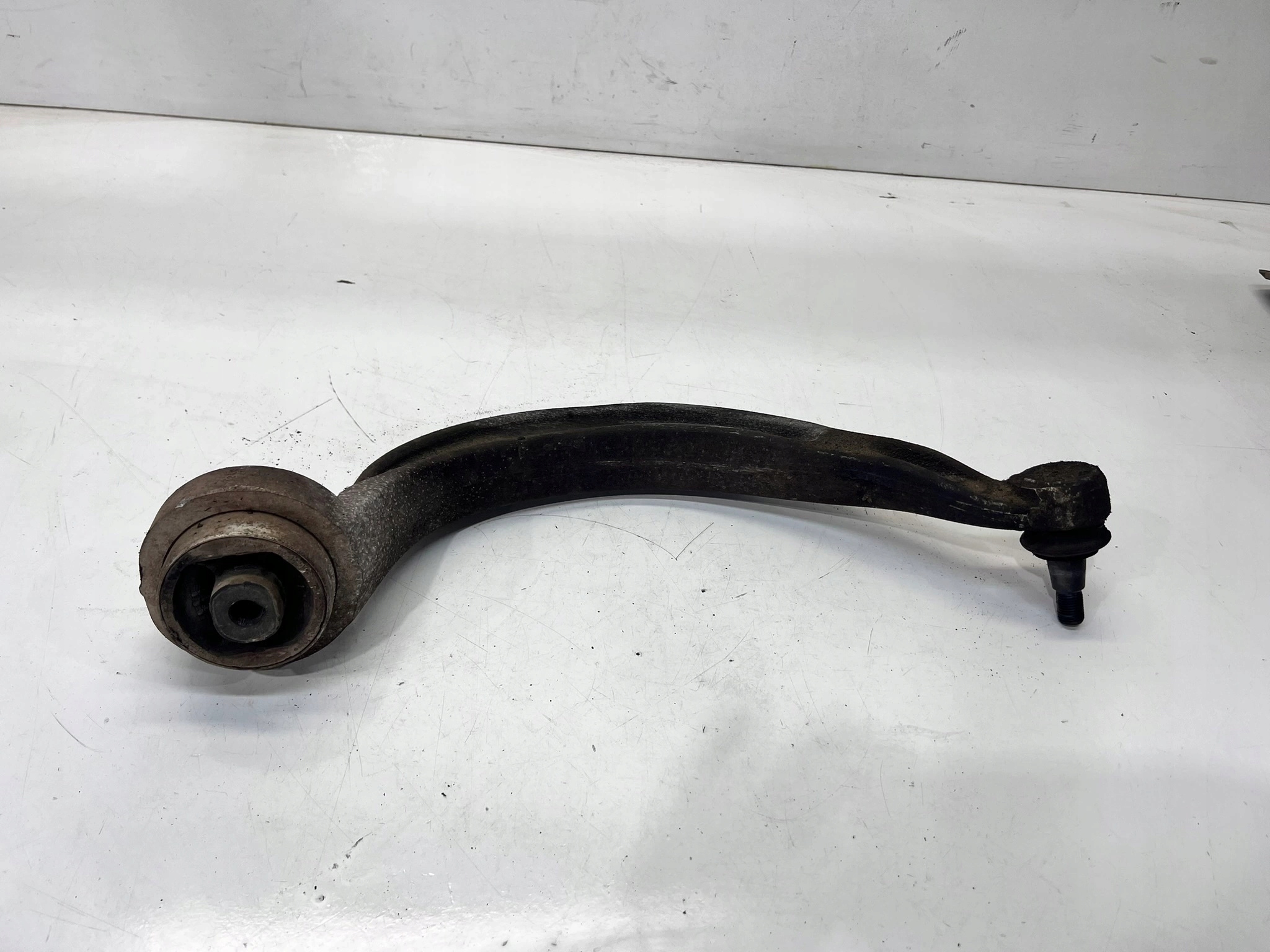 arm right front AUDI A4 B8 8K0407696G
