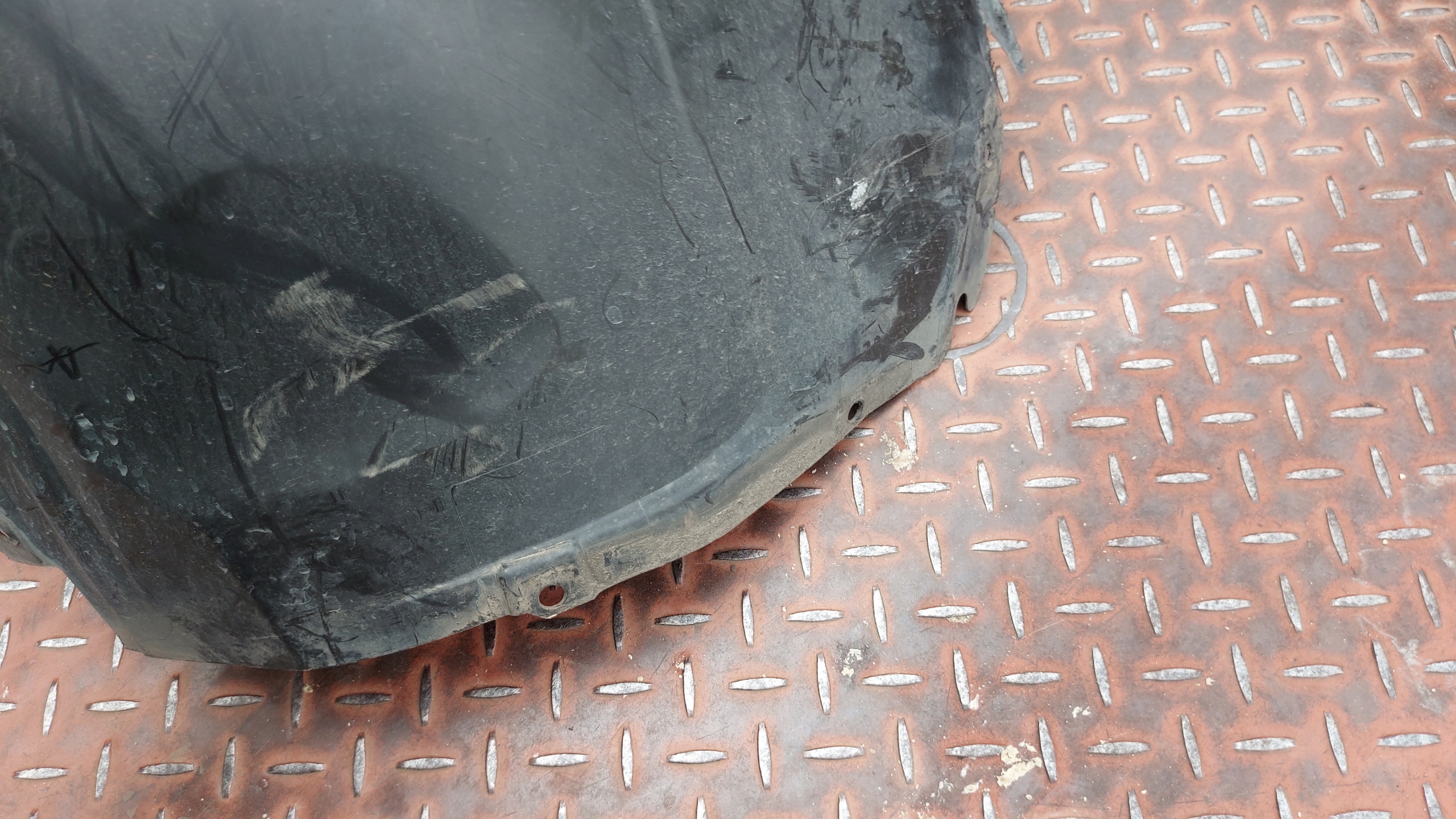 mudguard left front VOLVO XC60 II 17