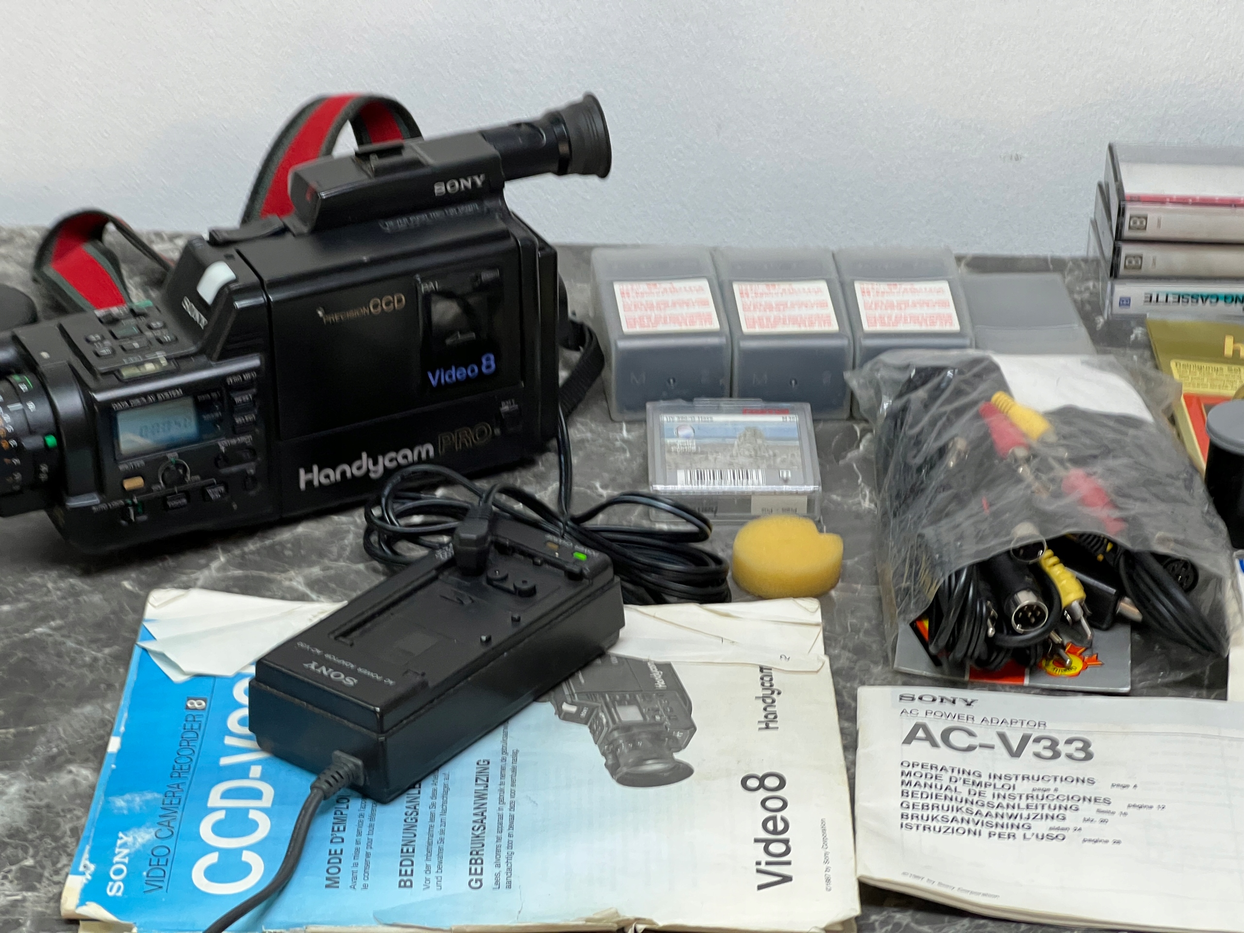 Kamera analogowa Sony CCD - V90E Video8