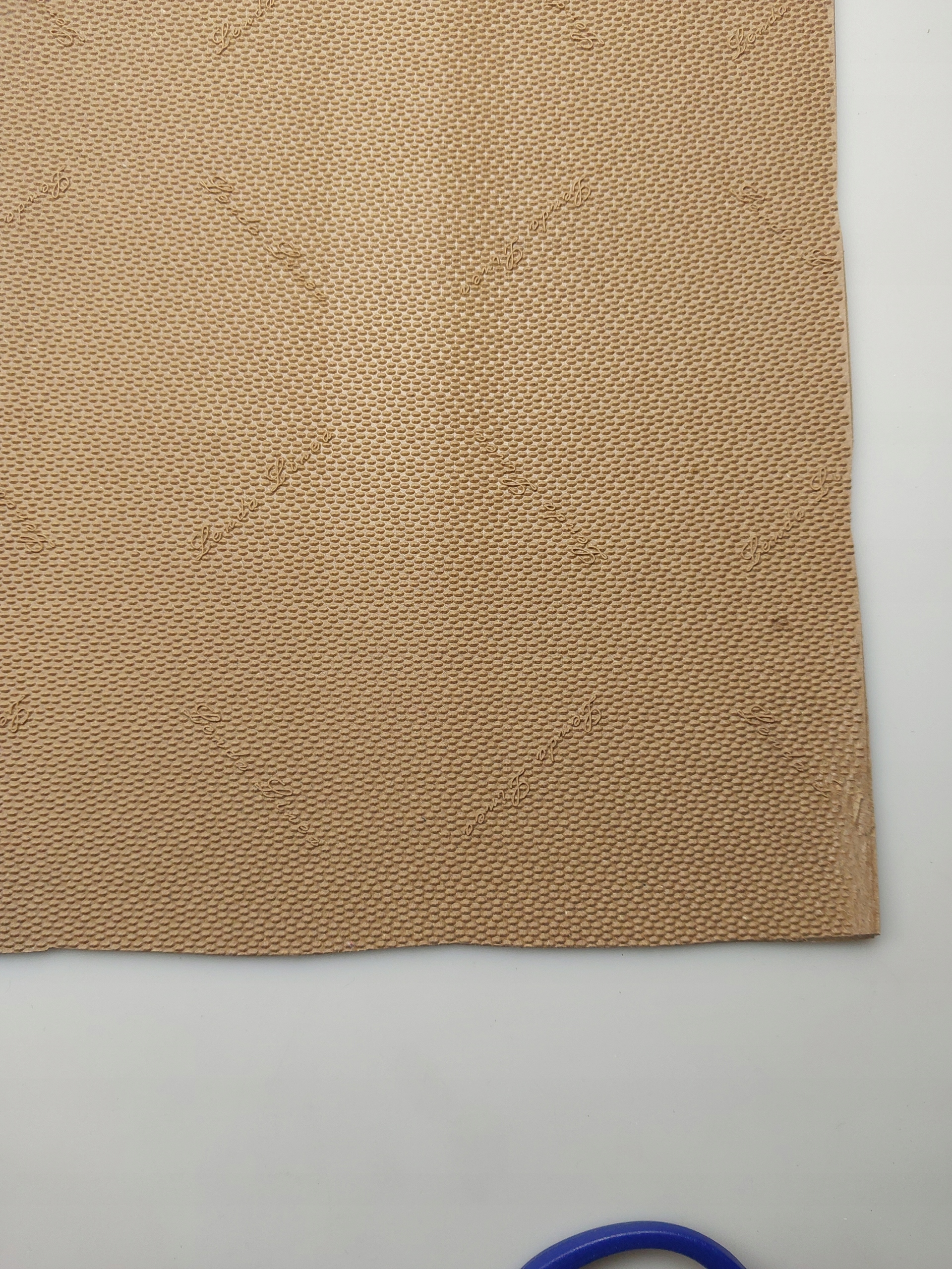 Guma tworzywo do butów na zelówki spody 2 mm beż 25 x 25 cm Marka inna