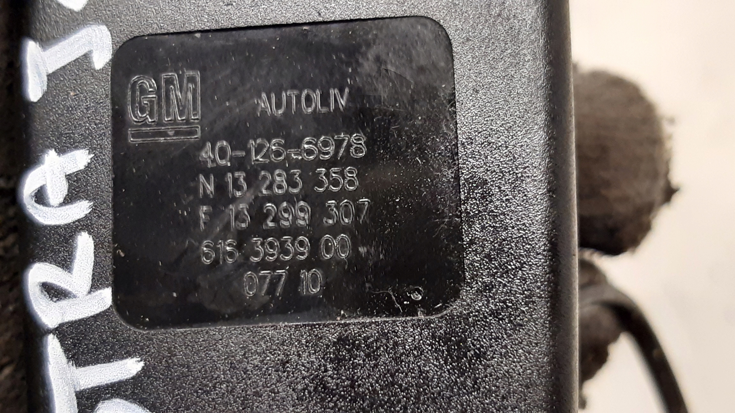 Zapinki stěny záď 13283358 Opel Astra J