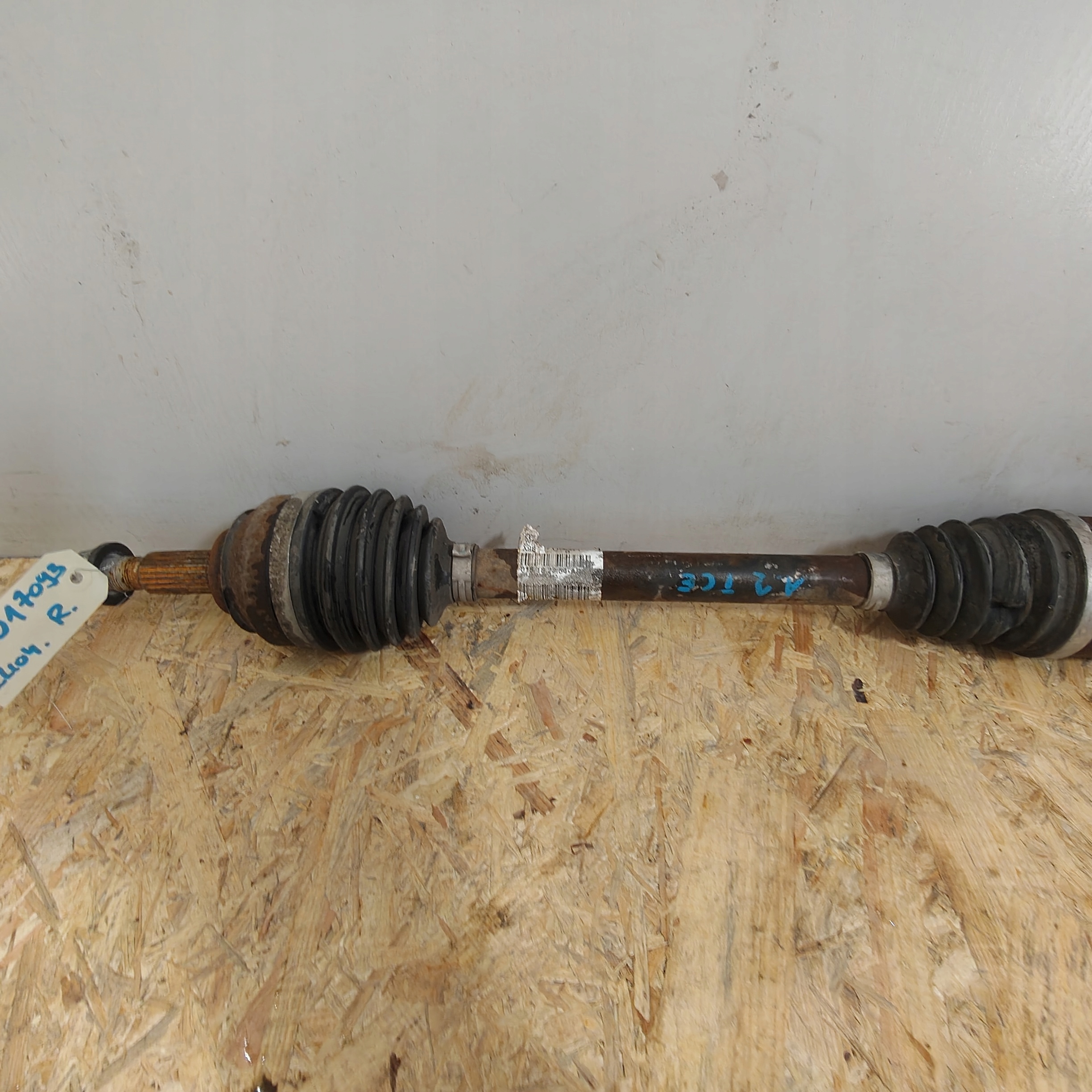 semi-axis left short. RENAULT CLIO IV 1.2TCE