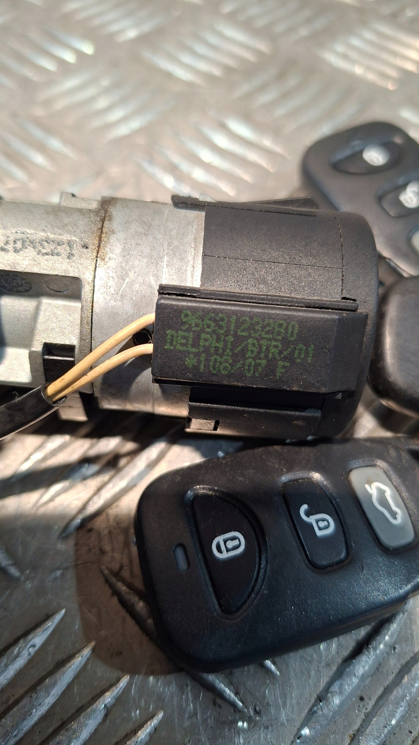 ignition Z KLUCZYKIEM PEUGEOT 207 1.6HDI