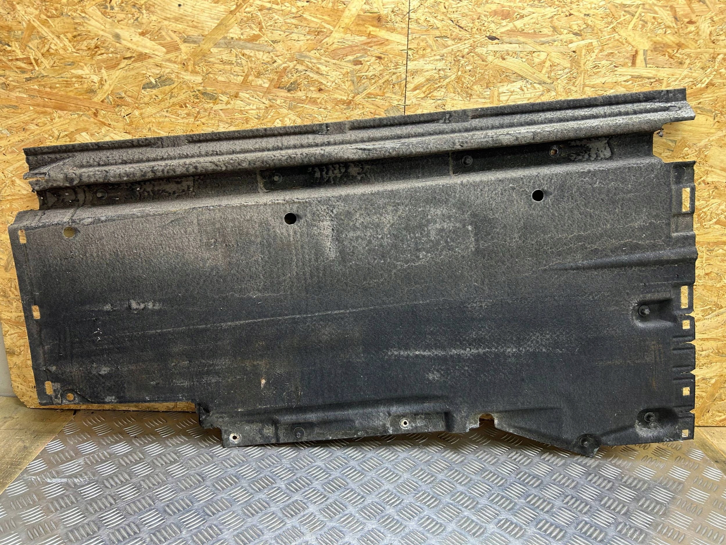 cover chassis left side Audi A5 Sportback 8TA 2013 8K0825207H
