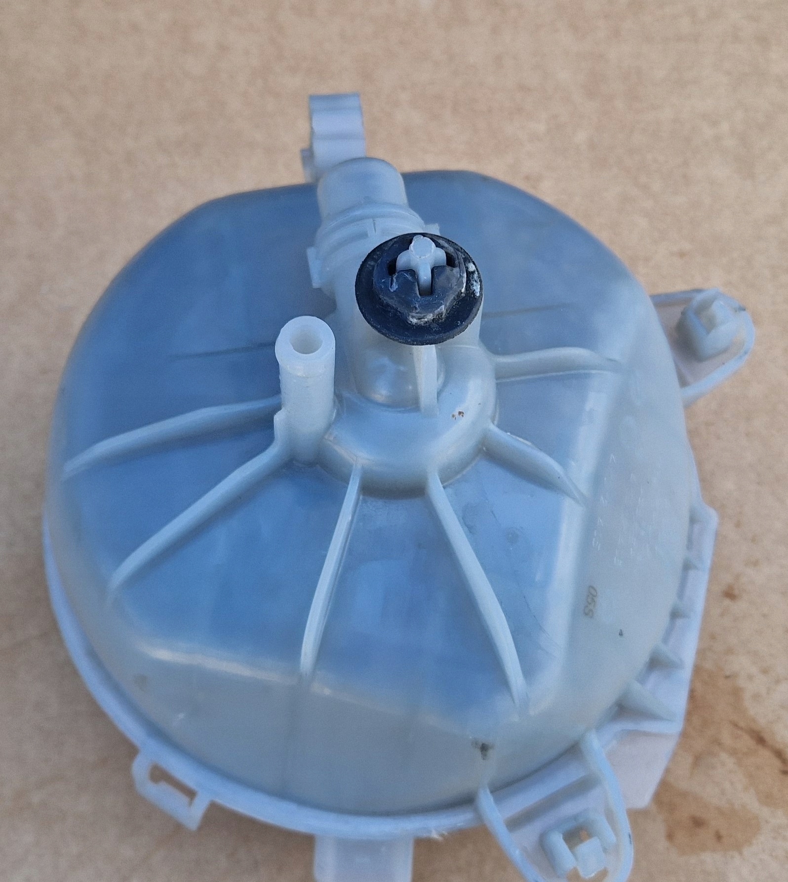 Réservoir eau 4K0121403 AUDI A7 A6 C8 Comme Neuf Original