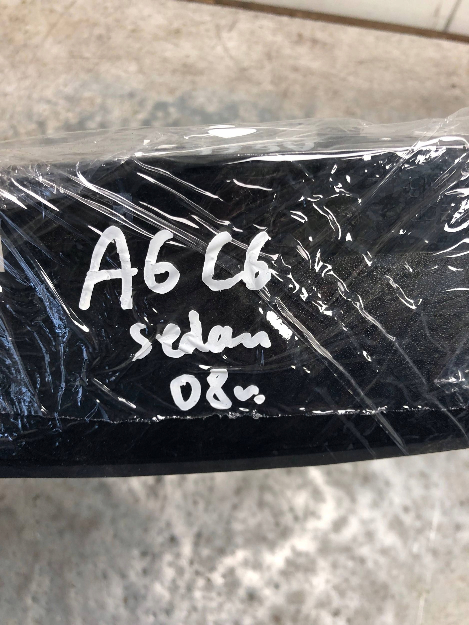 TRZECIE light STOP AUDI A6 C6 sedan 4F5945097