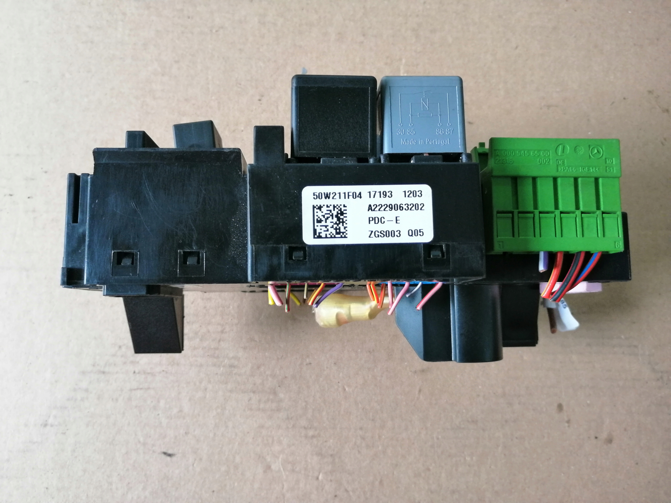 module compartment of fuses 2229063202 MERCEDES W222