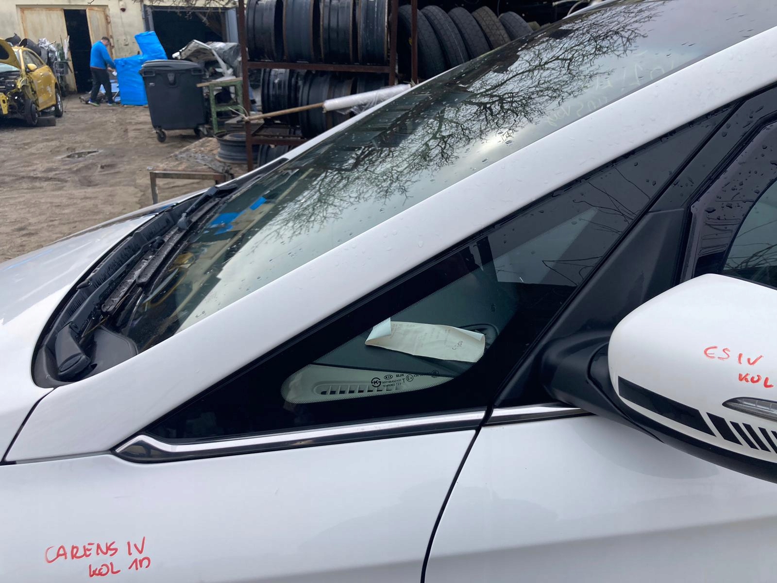 KIA CARENS IV SZYBA KAROSERYJNA LEWY PRZÓD 2013-18R