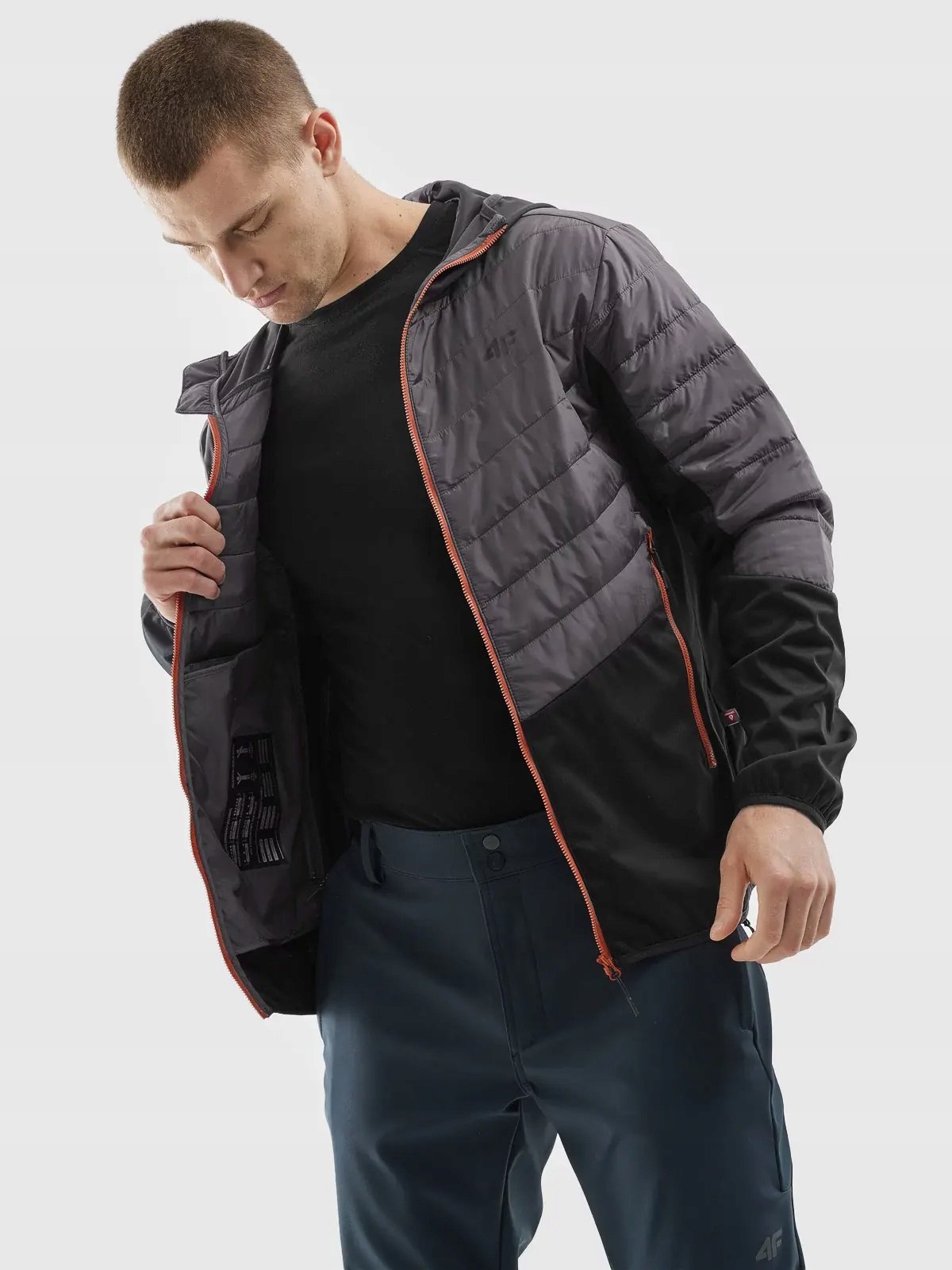 KURTKA MĘSKA 4F PIKOWANA PRZEJŚCIOWA JESIENNA FUNKCYJNA Z KAPTUREM AW23M310 Nazwa koloru producenta 22S