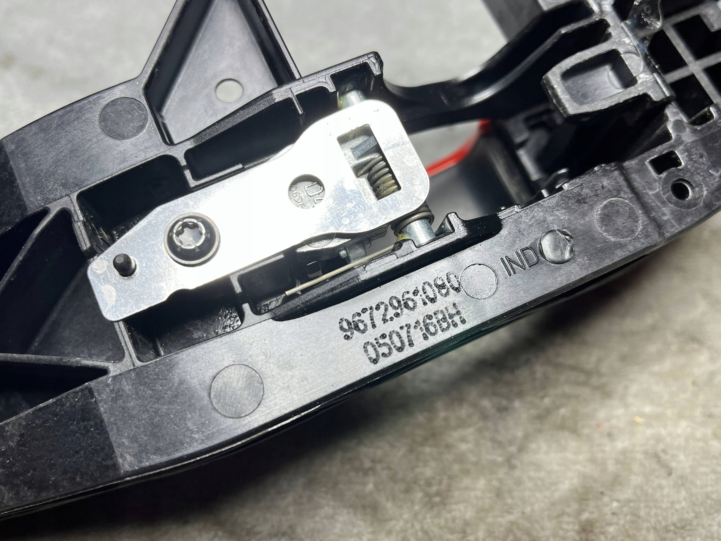 handle exterior rear Peugeot 208 and 9109E7