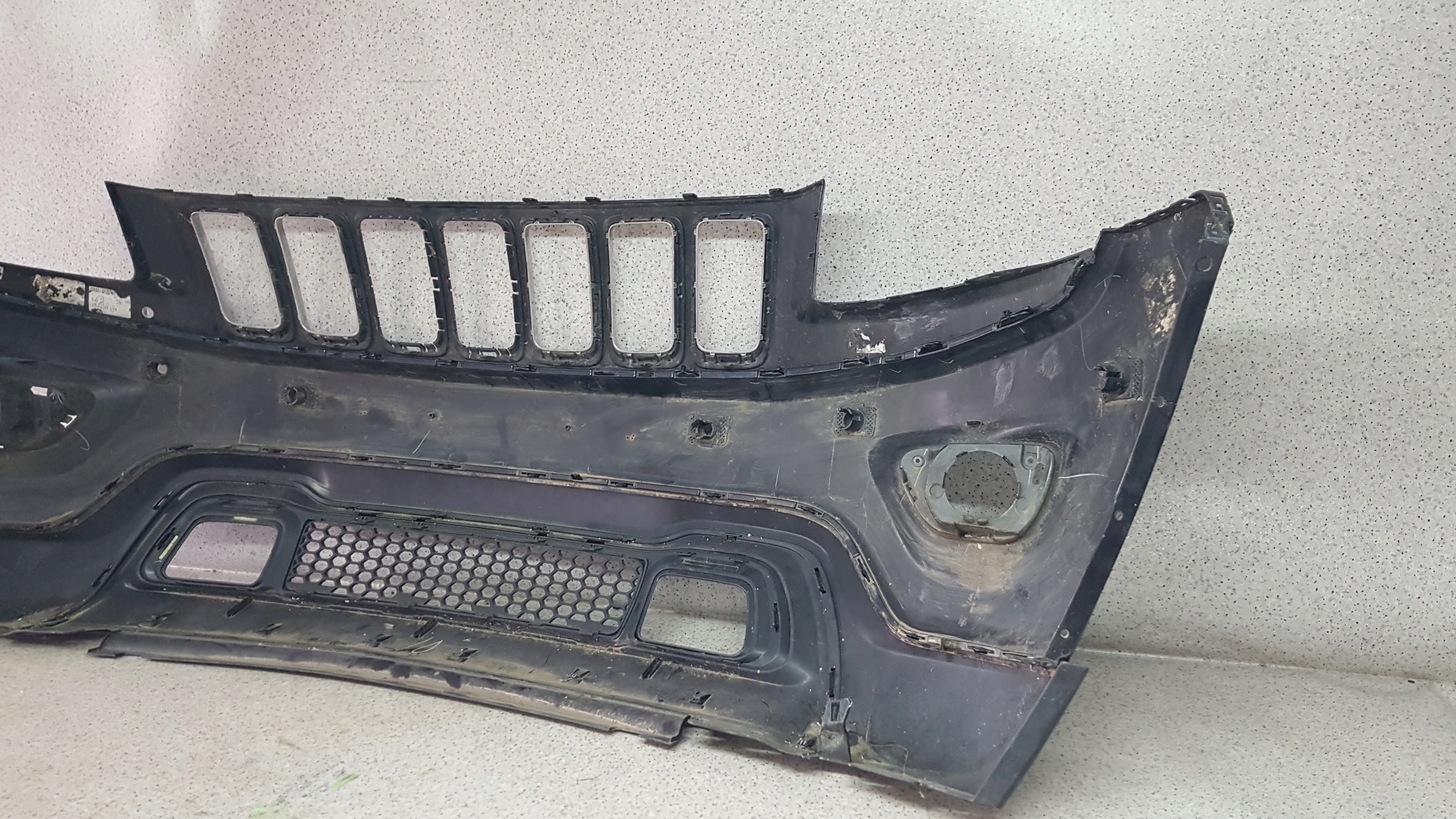 JEEP GRAND CHEROKEE WK2 2013 - bumper front 2196