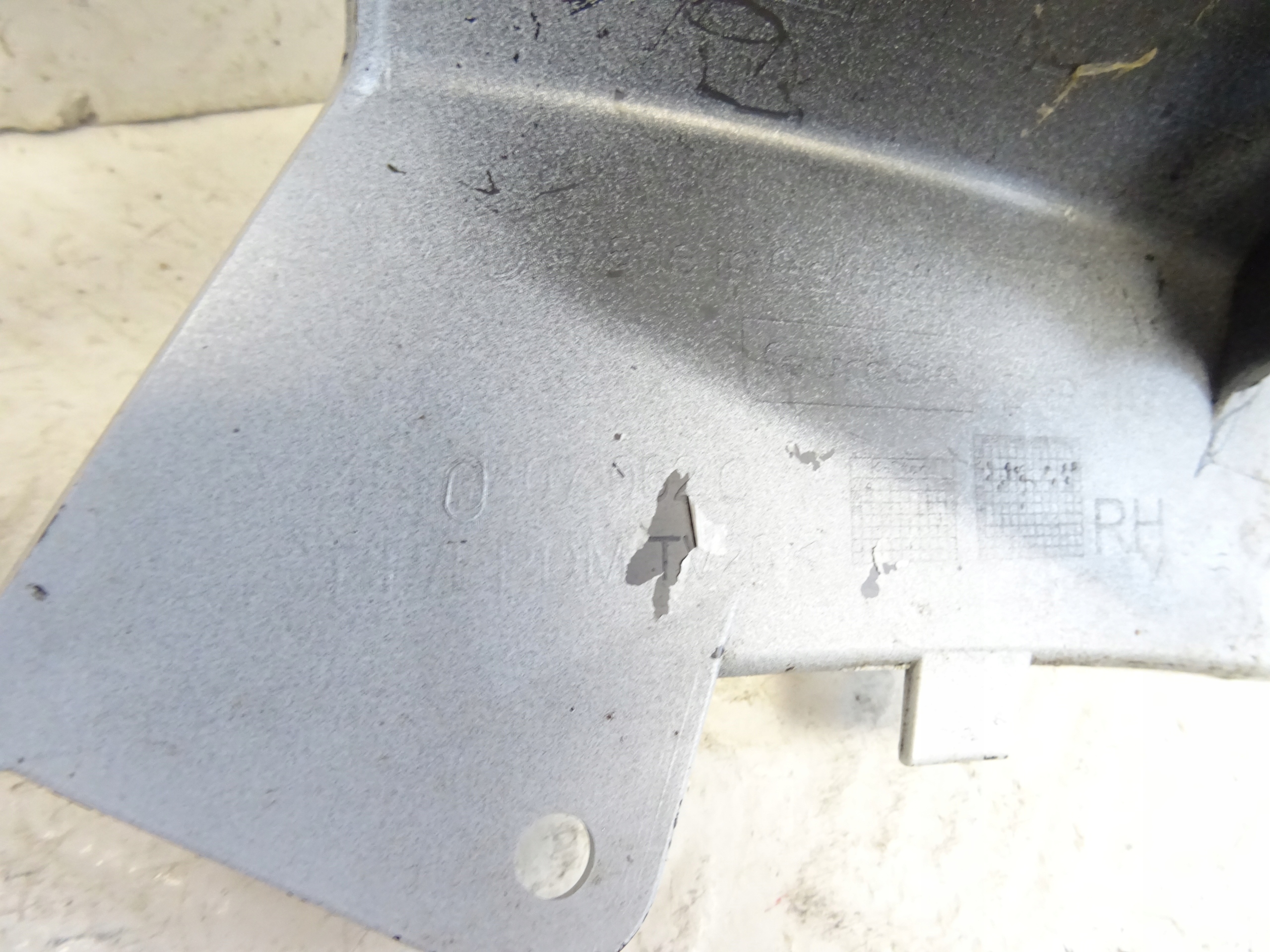 AUDI A6 C7 ALLROAD right side corner of a bumper front front