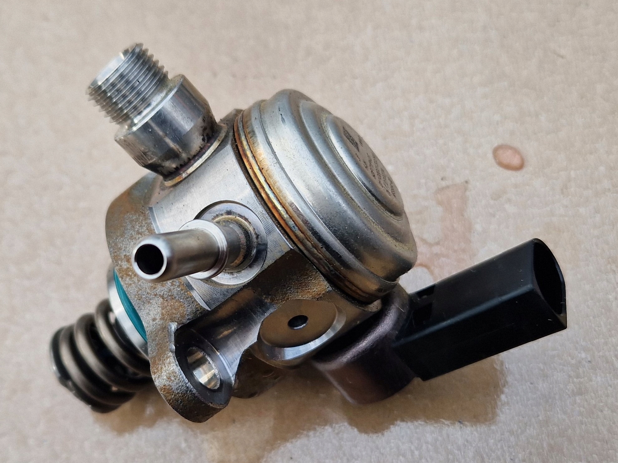 feed pump 05E127027A original IDEALNA as new