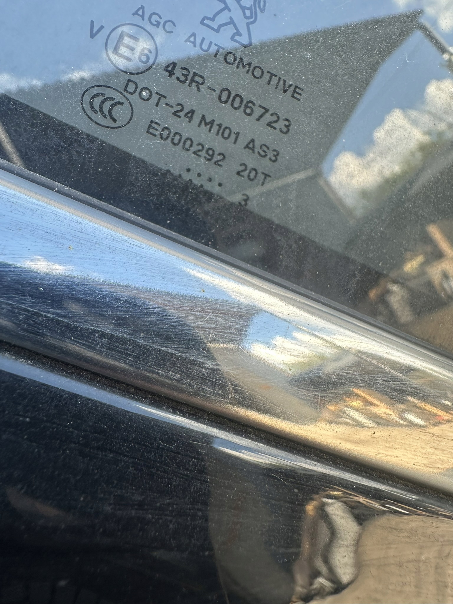 PEUGEOT 2008 door left left rear part KTV nice