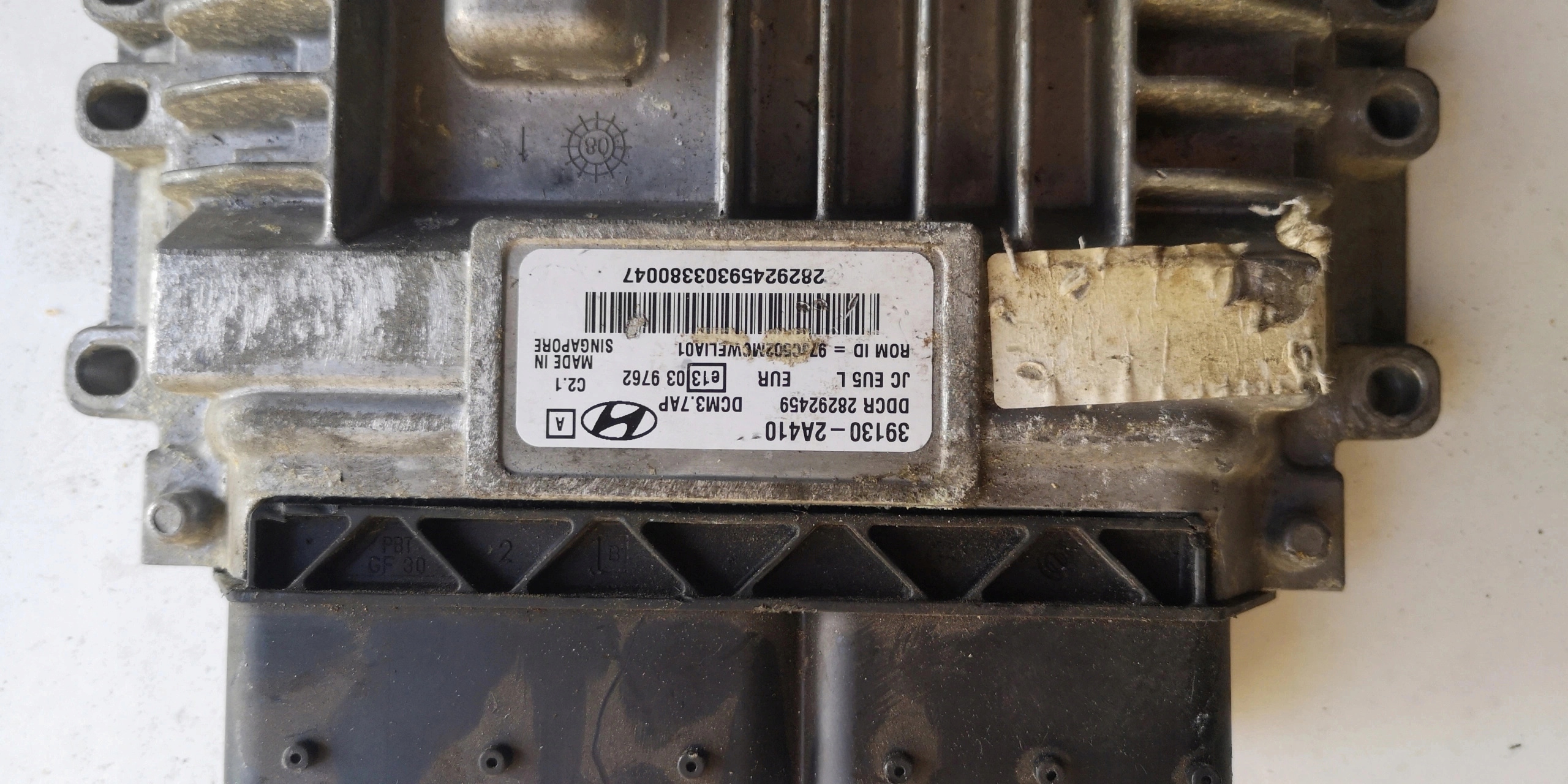 HYUNDAI I30 IX20 D4FC computer ECU 39130-2A410 DCM3.7AP