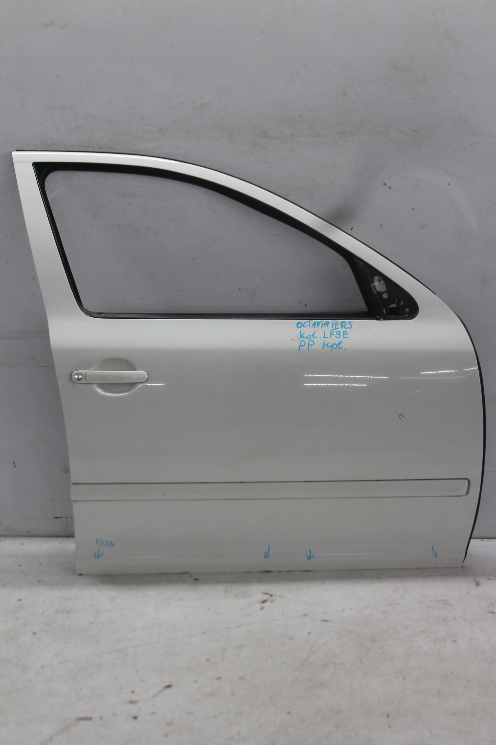 ДВЕРІ ПРАВИЙ ПЕРЕД СПЕРЕДУ OCTAVIA II Lf9e 08-13