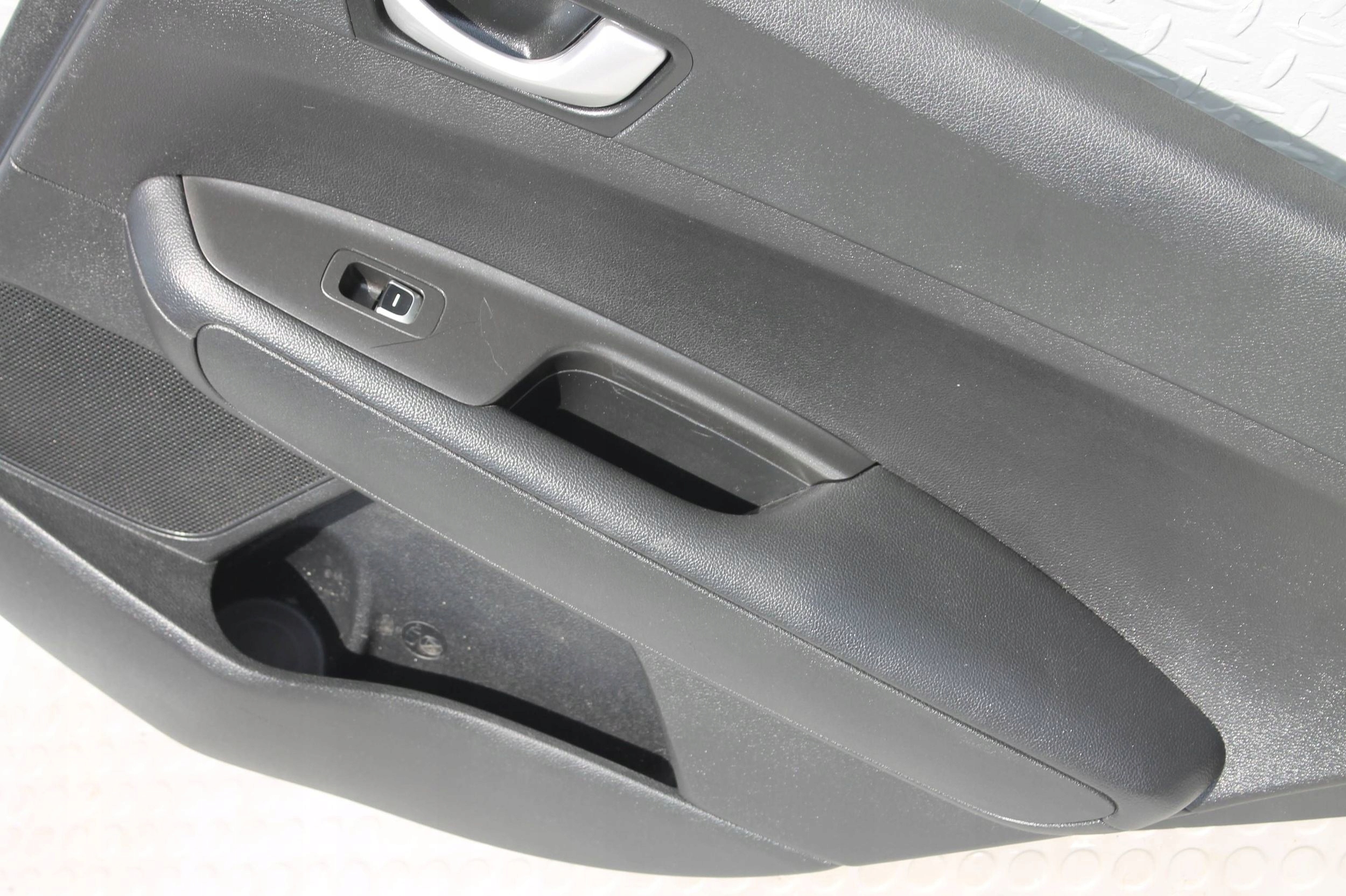 бочки дверные карты обивка комплект kia OPTIMA IV универсал 15-20