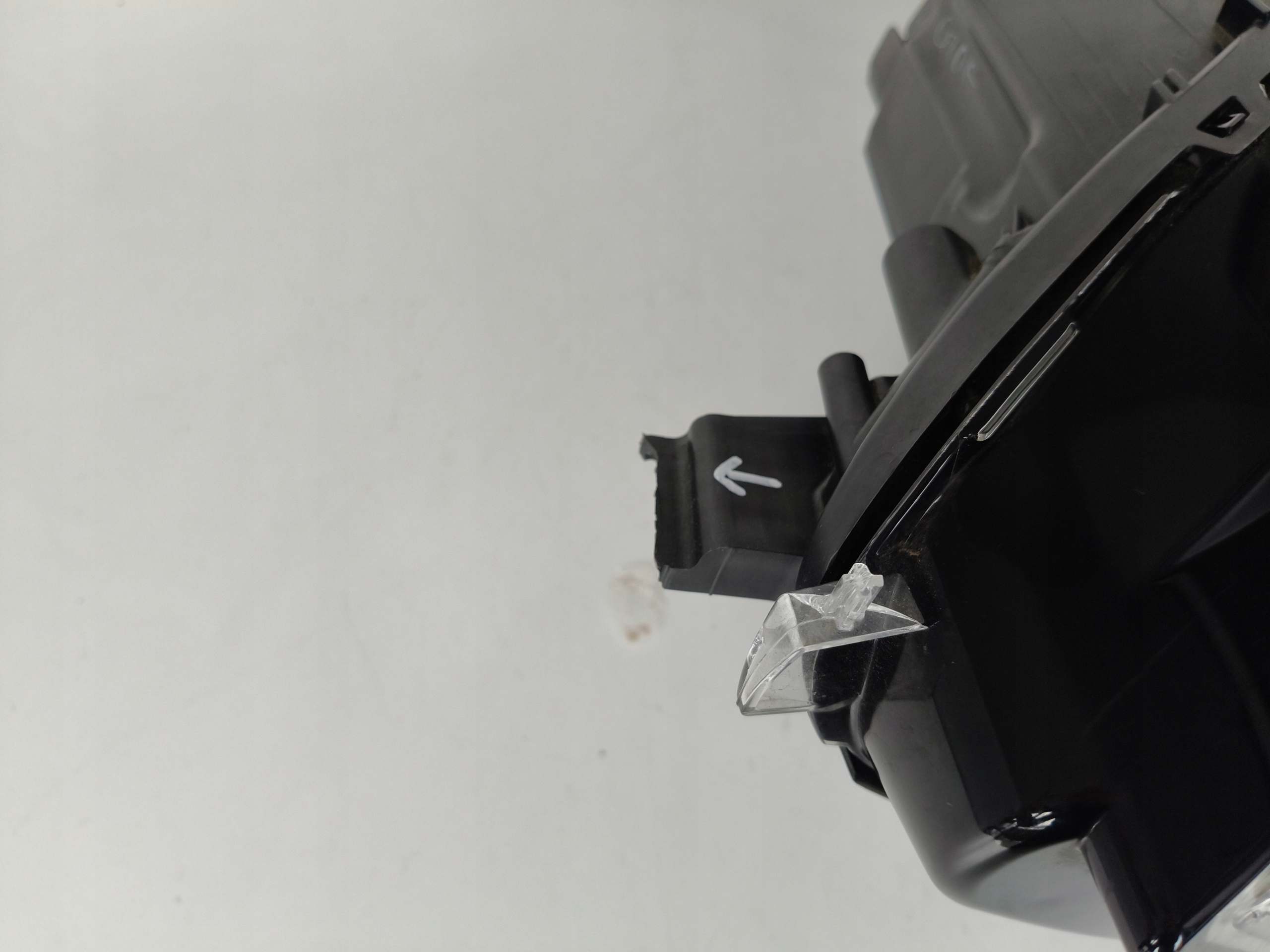 light left REFLEKTOR FORD ECOSPORT 17- LIFT dark