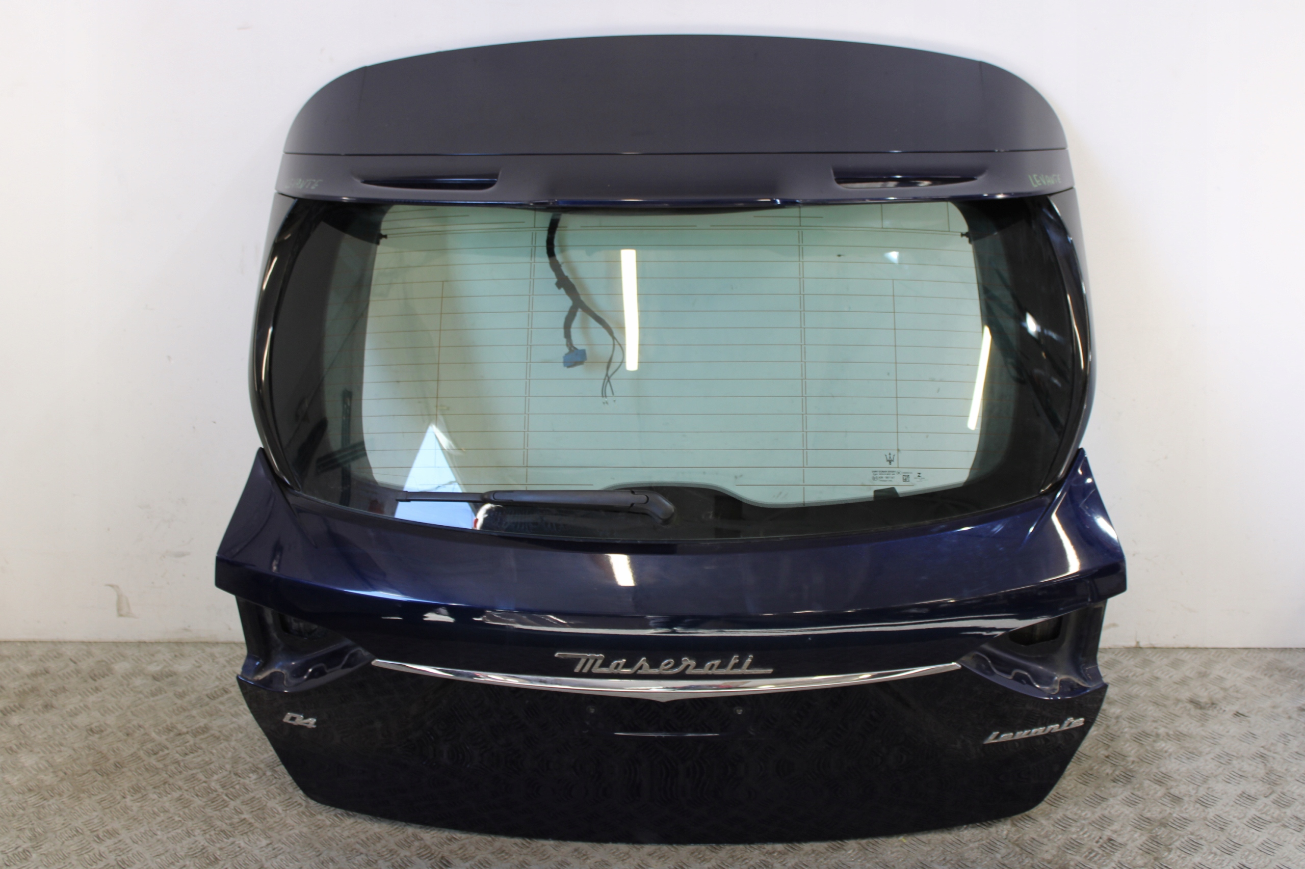 trunk door boot below KAMRE MASERATI LEVANTE M161