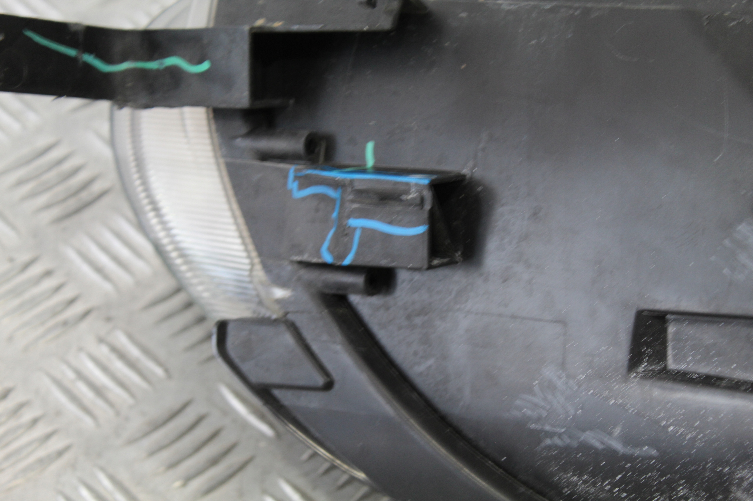 light left front FIAT 500L CROSS