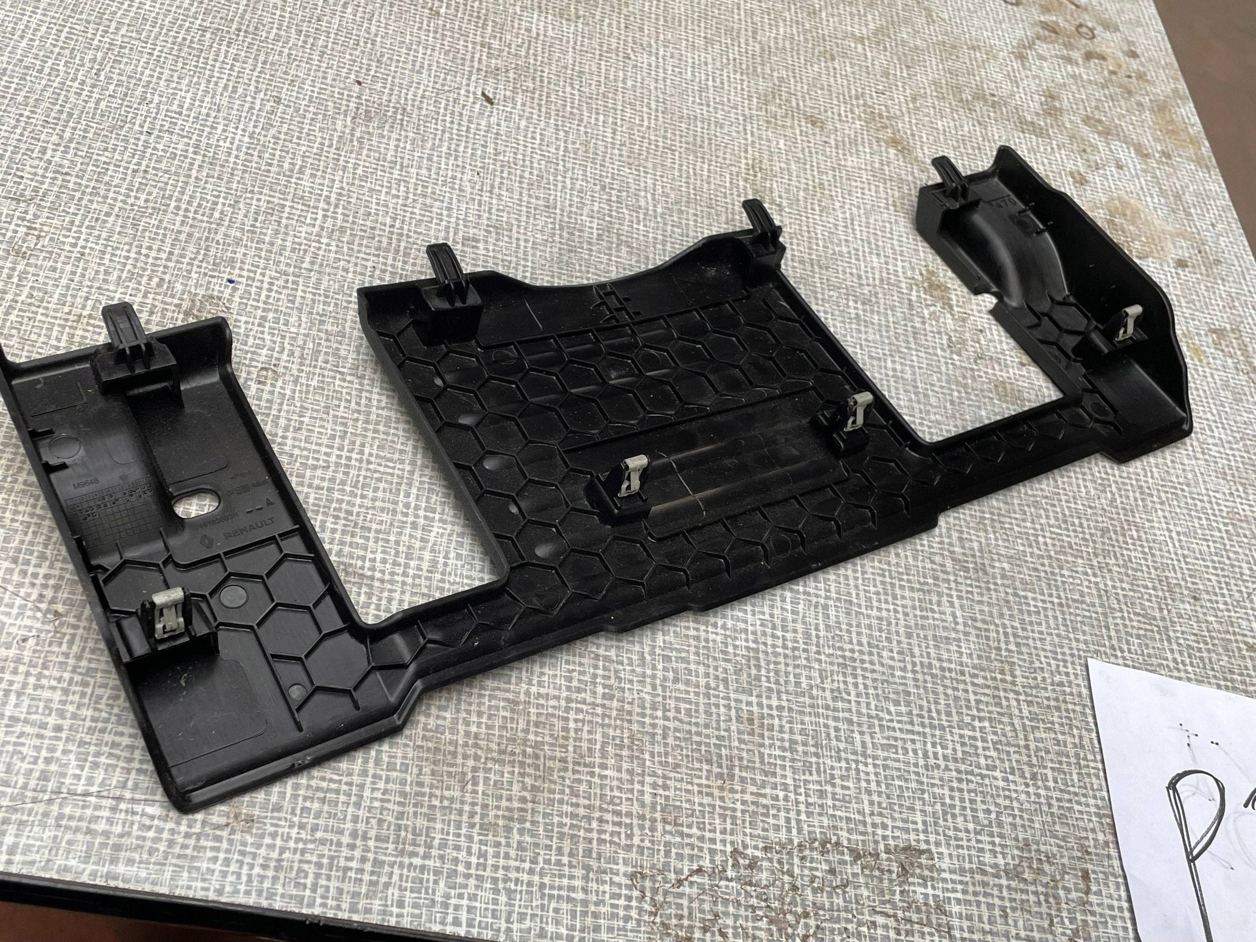 kunststofftteil SITZ RENAULT CAPTUR II 749162603R @M