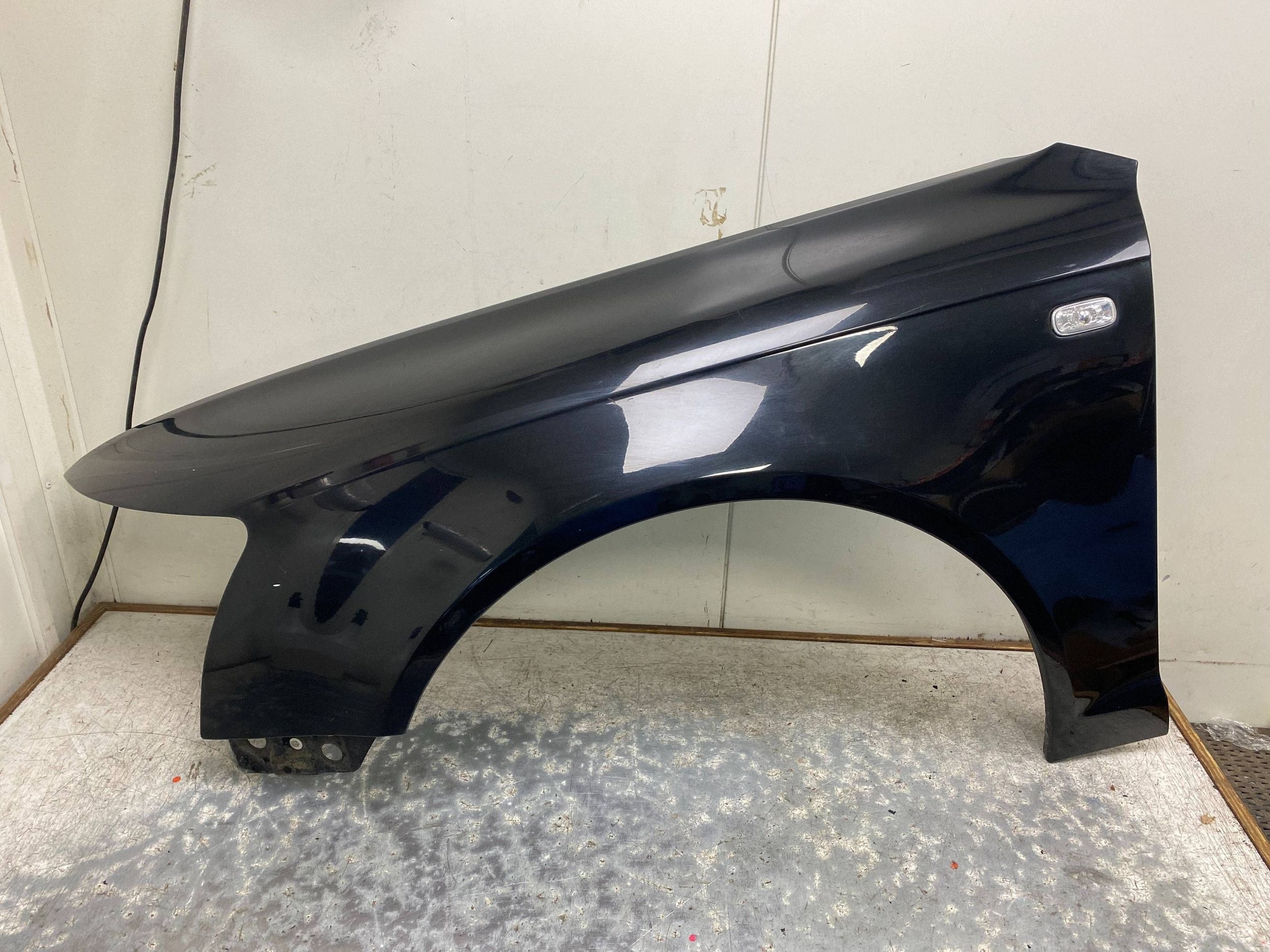 AUDI A6 C6 fender left front front LZ9Y black