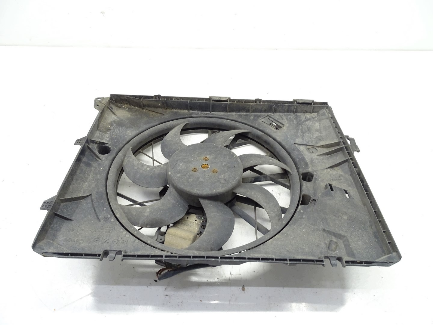 radiator fan BMW 1 E87 2.0D 7525116