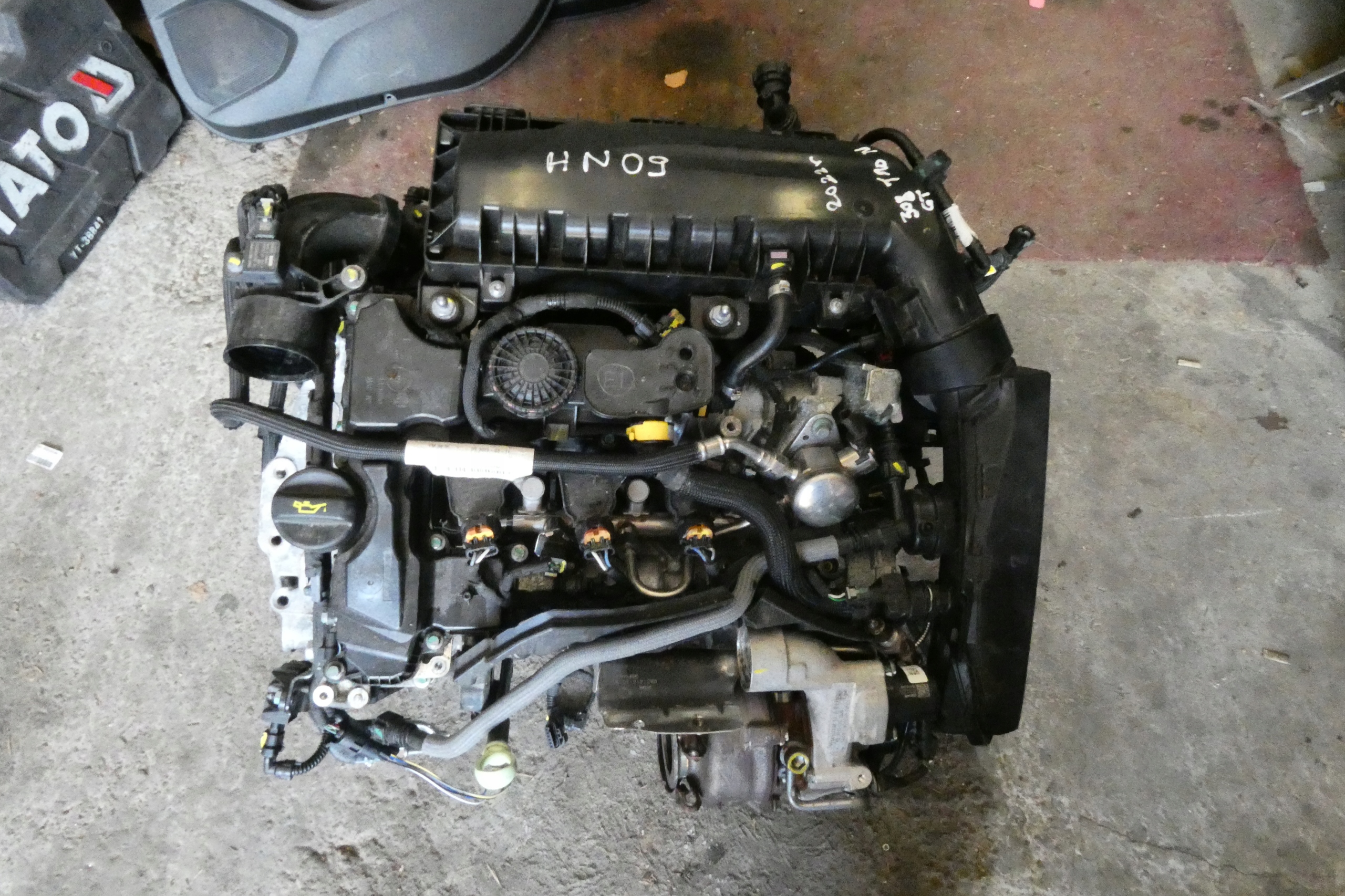 PEUGEOT OPEL CITROEN DS 1.2 THP engine complete HN09