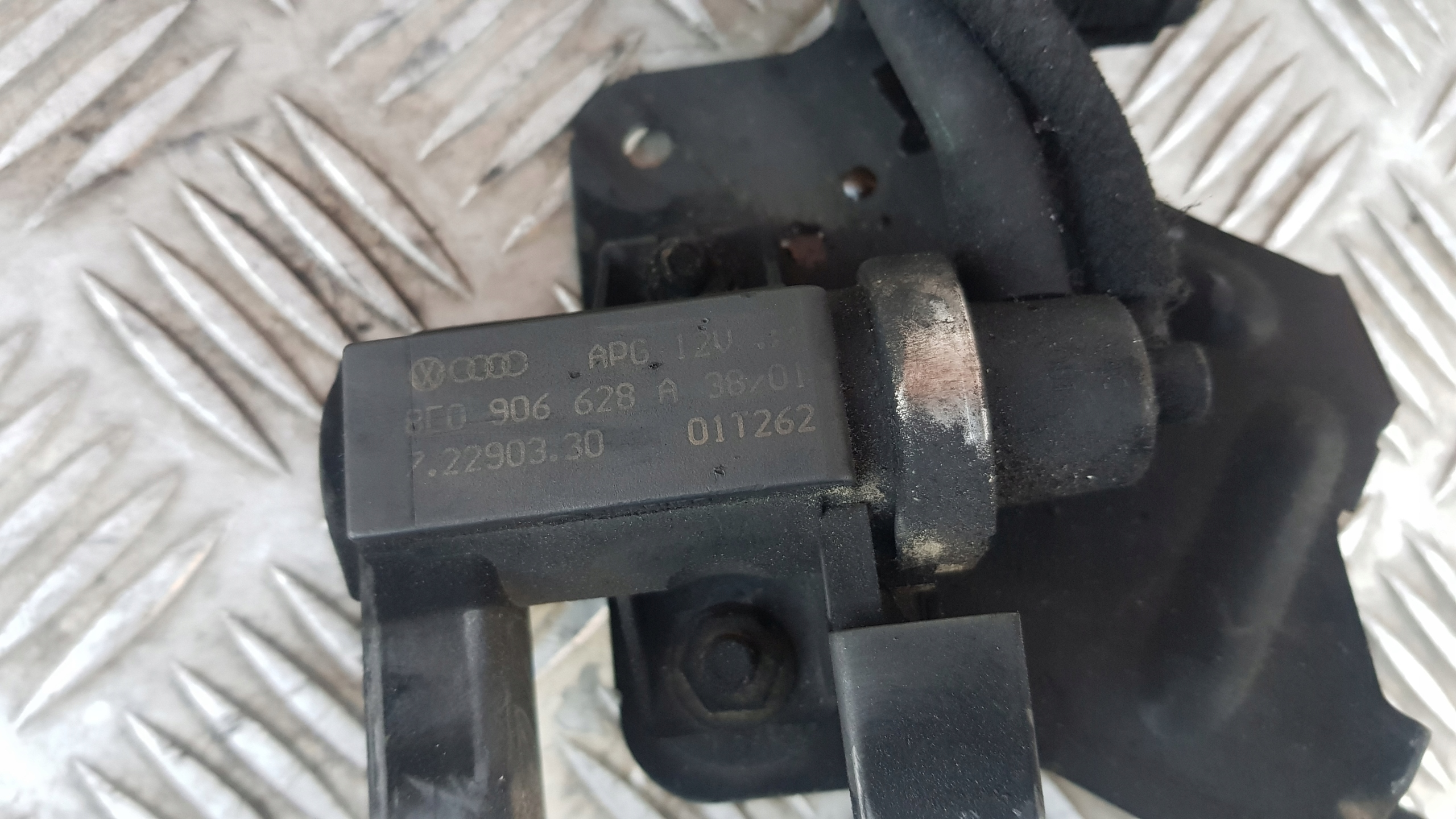 AUDI A4 B6 1.9 TDI Sensor Druck 8E0906628A