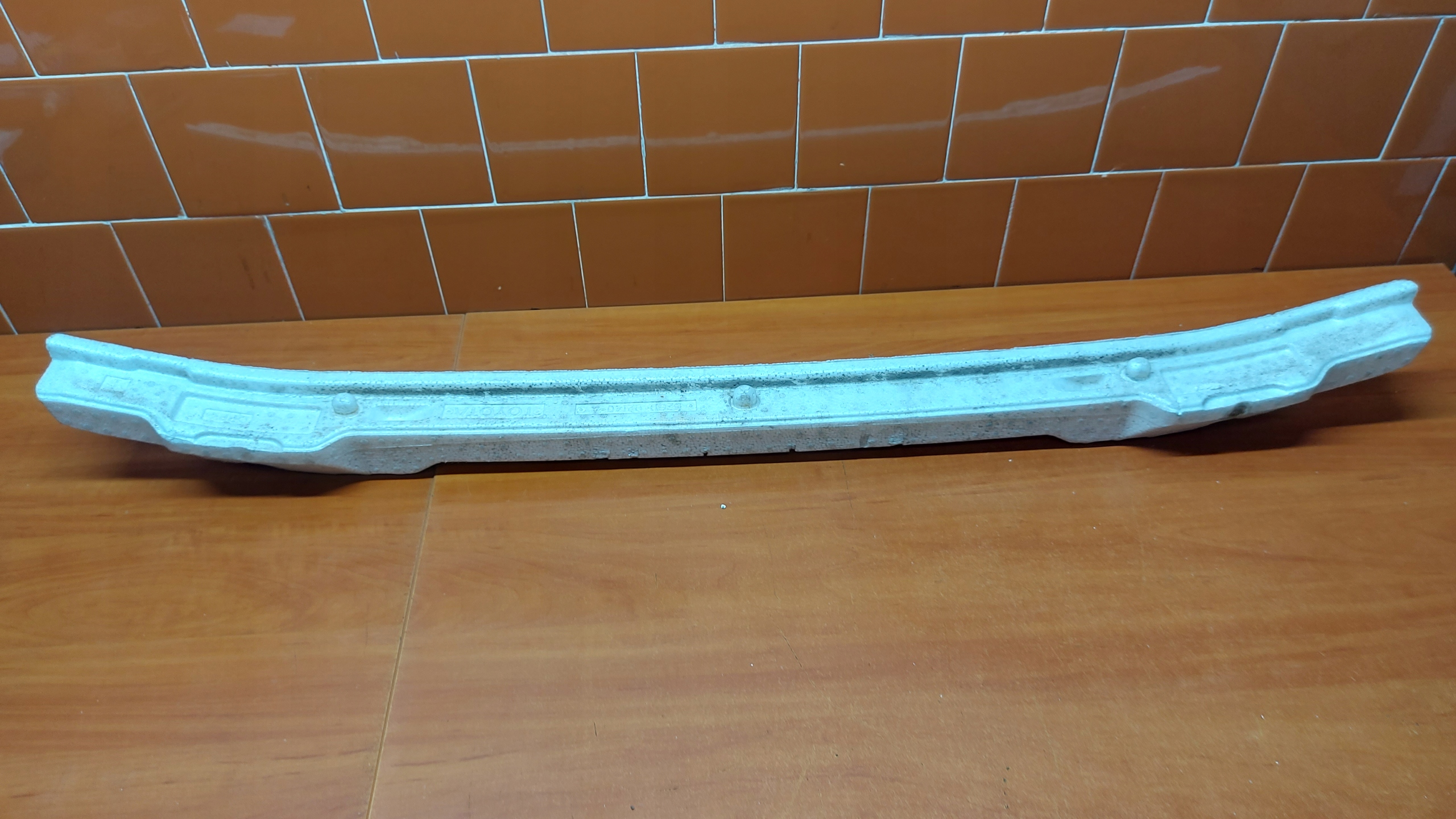 ABSORBER Polystirén nárazníku předek přední TOYOTA COROLLA E15 08