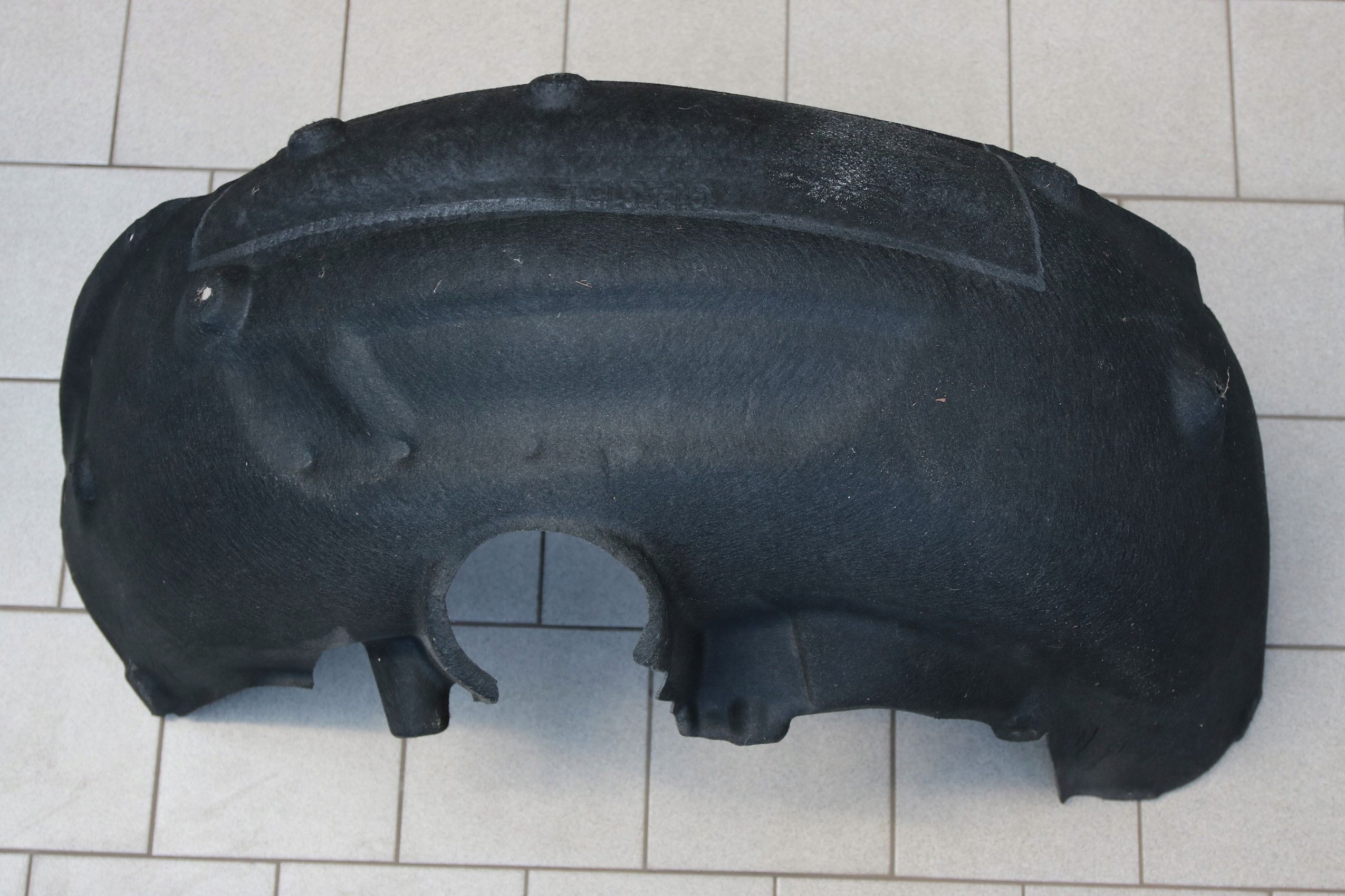 BMW 8' G14 G15 ORYGINALNE mudguard left rear. left rear part 7374743